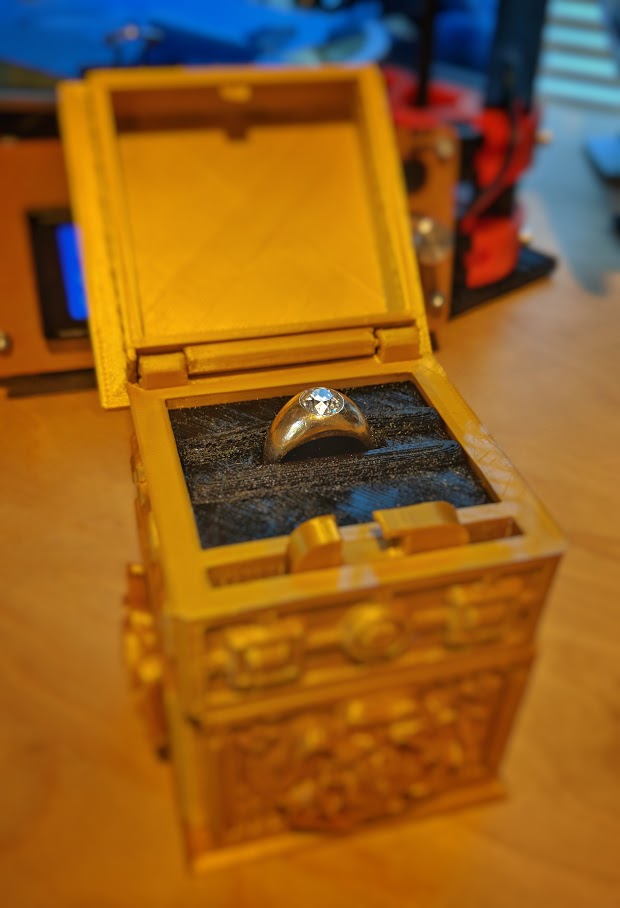 Ring lining for Tudor box