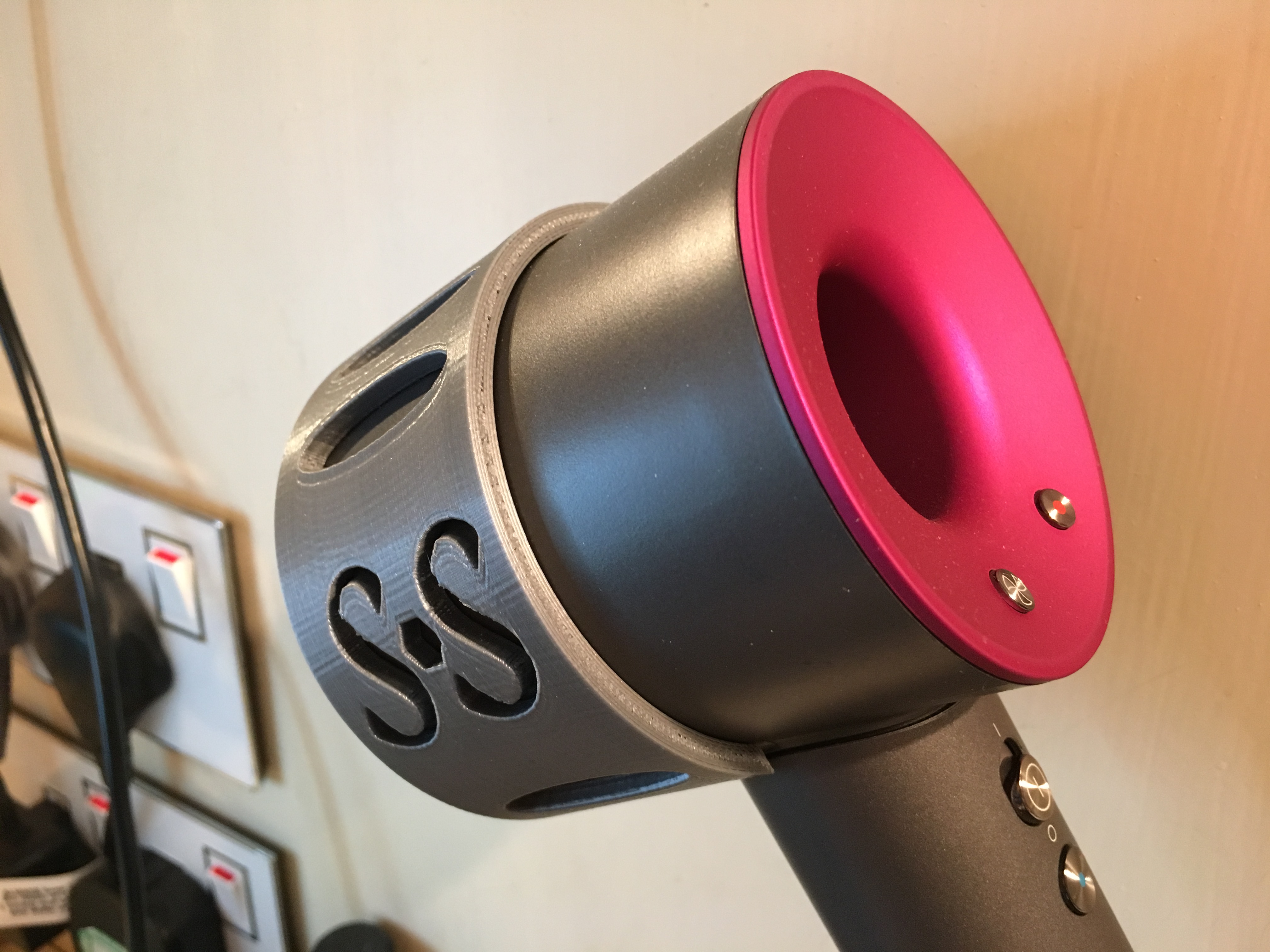Dyson SuperSonic Holder