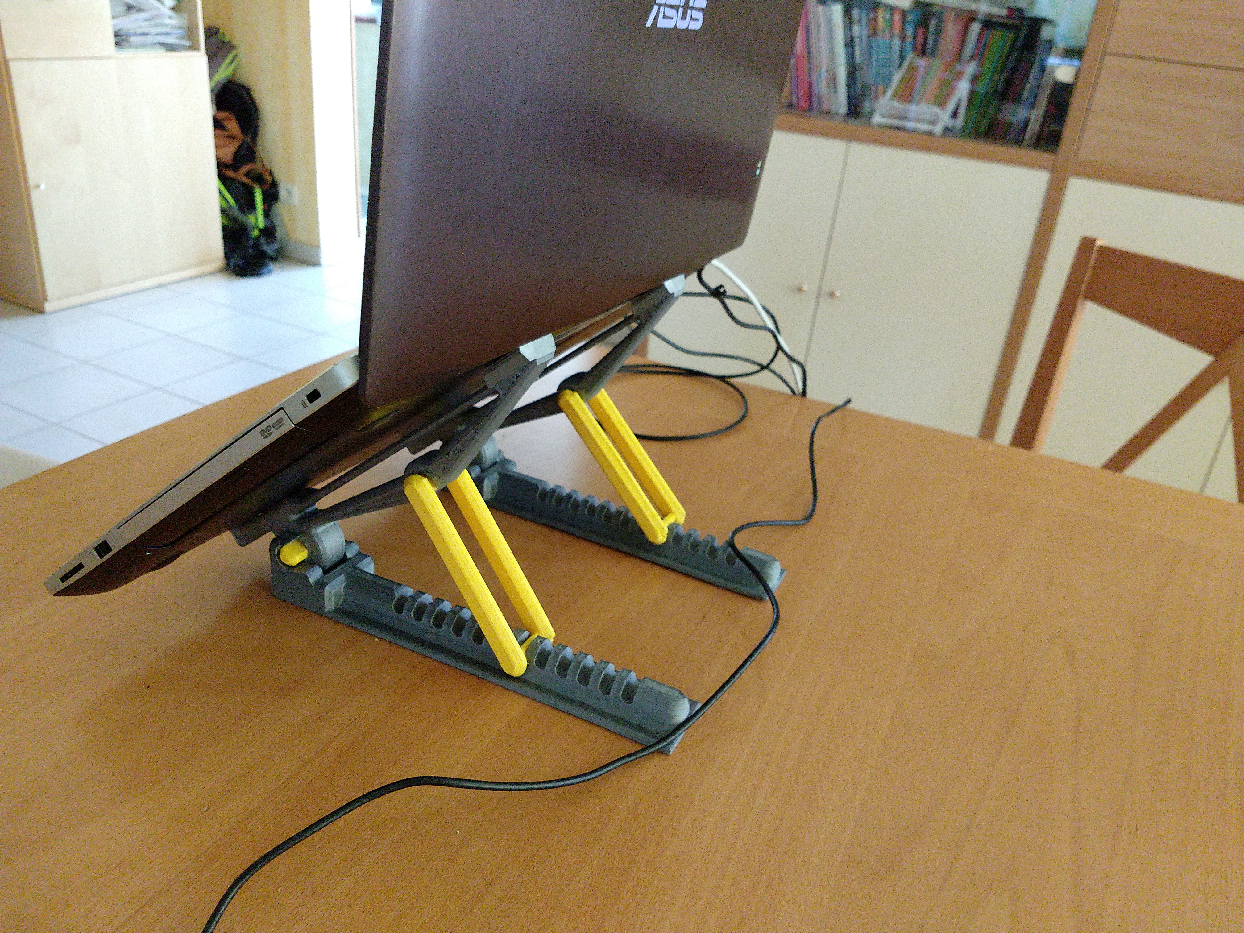 Strong Light Repositionable Laptop Stand