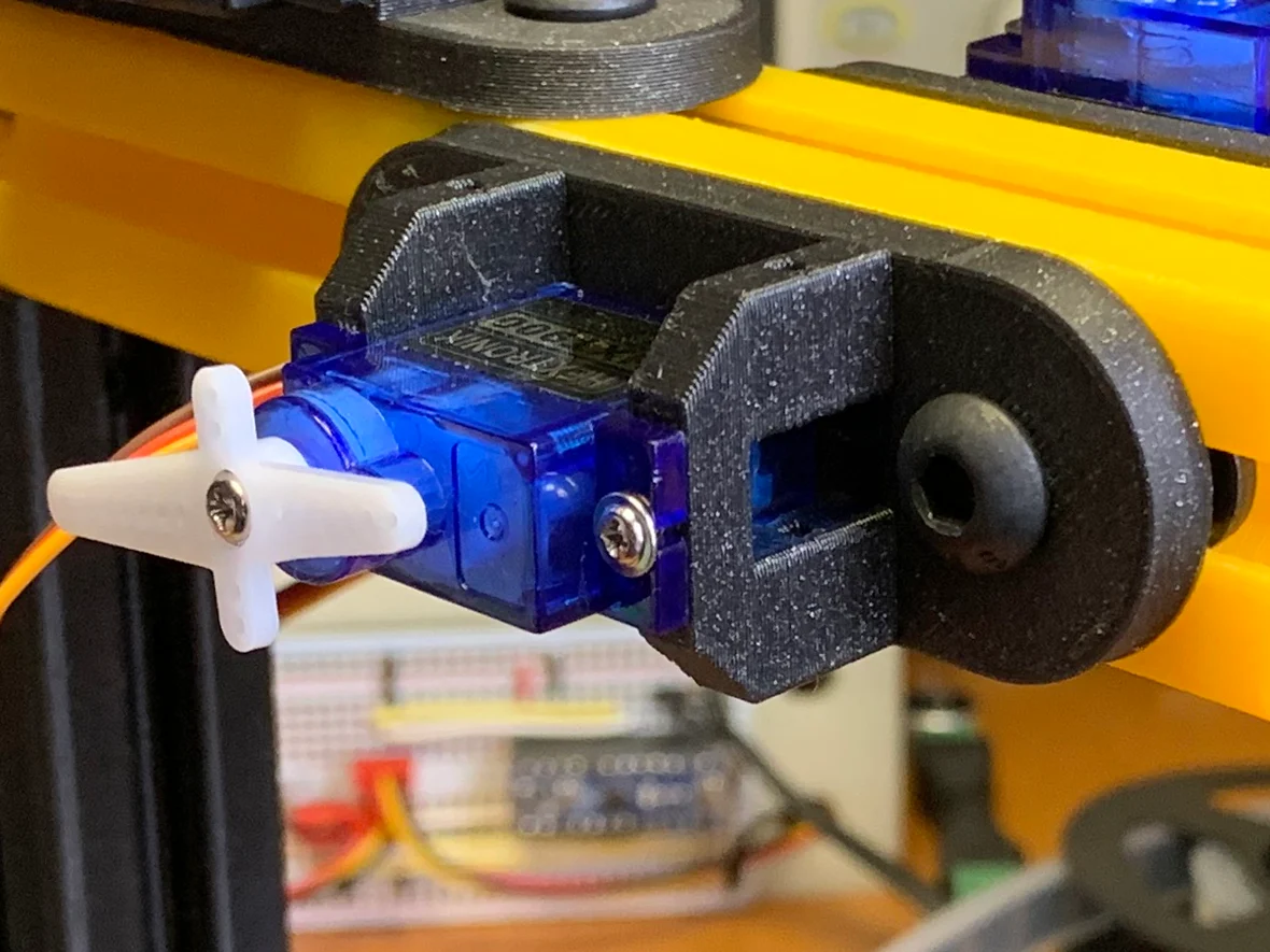 Micro servo horizontal mount 2nd generation for 8020 series 10