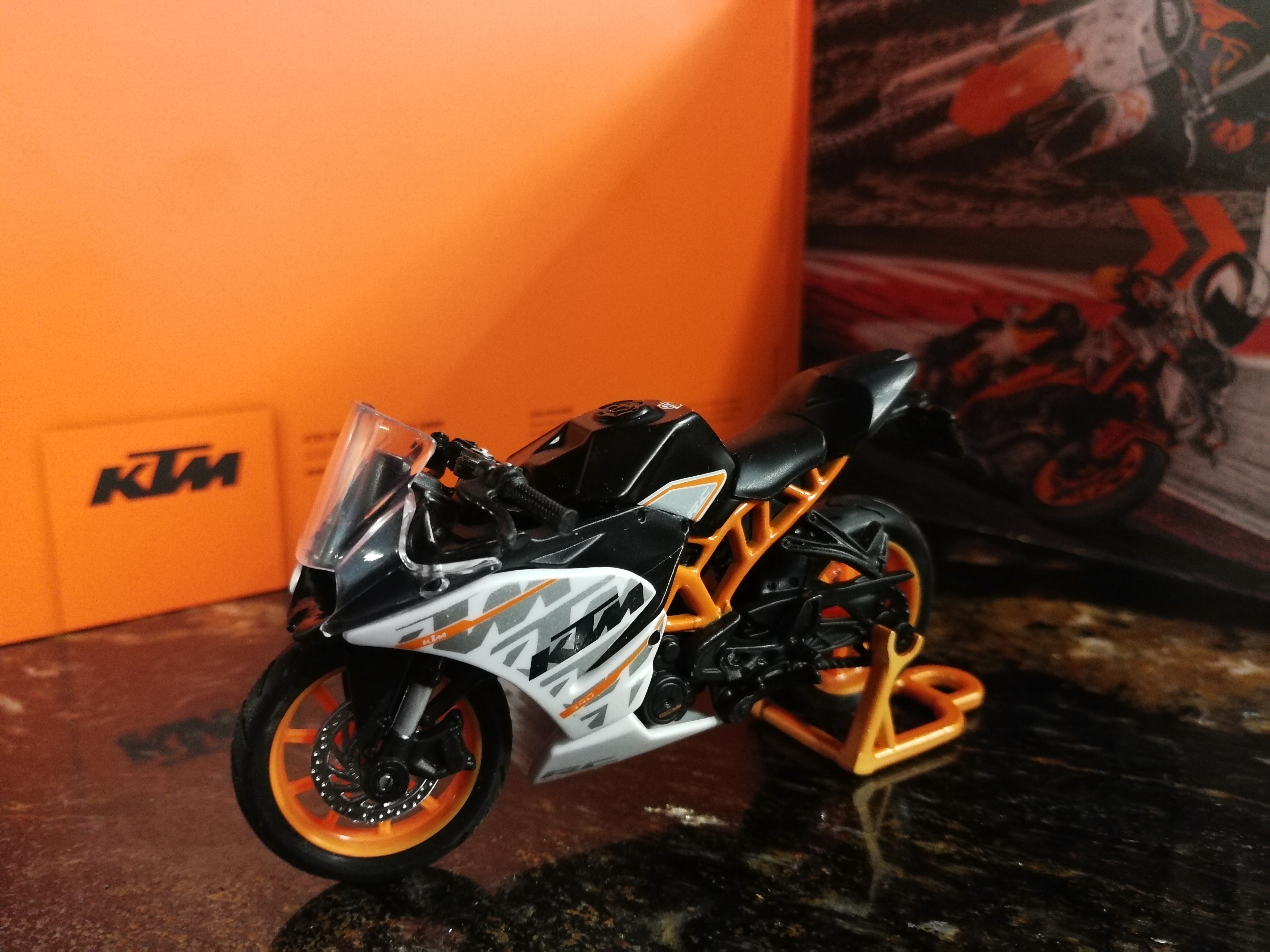 KTM RC 390 Montage stand, holder