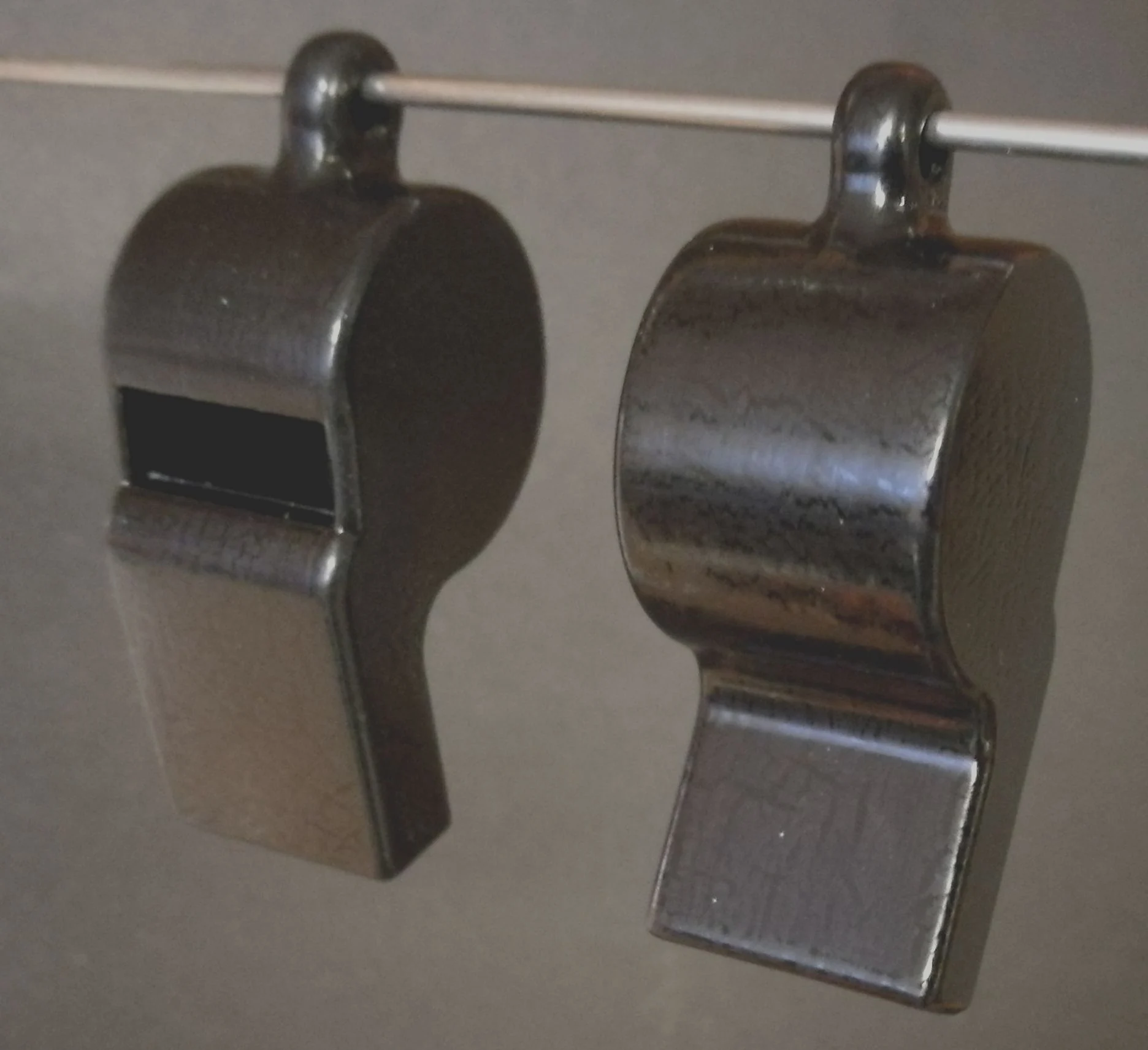 Referee whistle / Police whistle