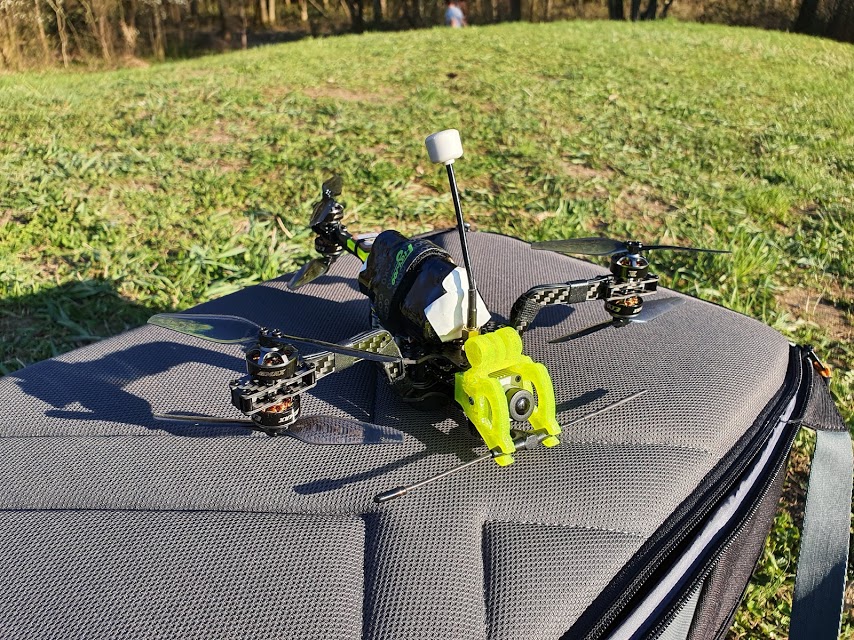 "Reliant" frame - modern lightweight Y6 frame for long range and fun (v2!)