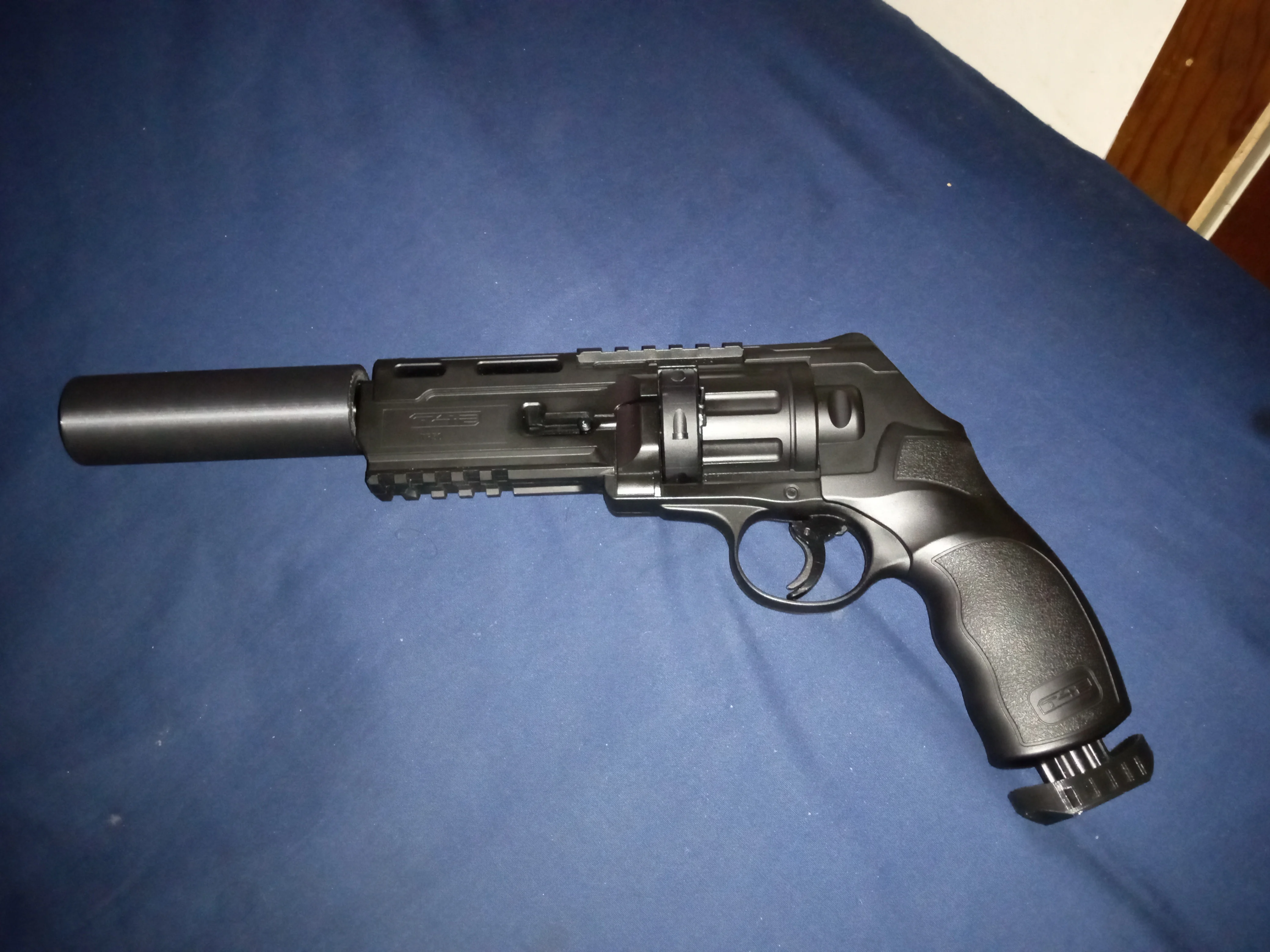 suppressor style barrel shroud  for riotball hdr 50 extended barrel (shroud stl only)