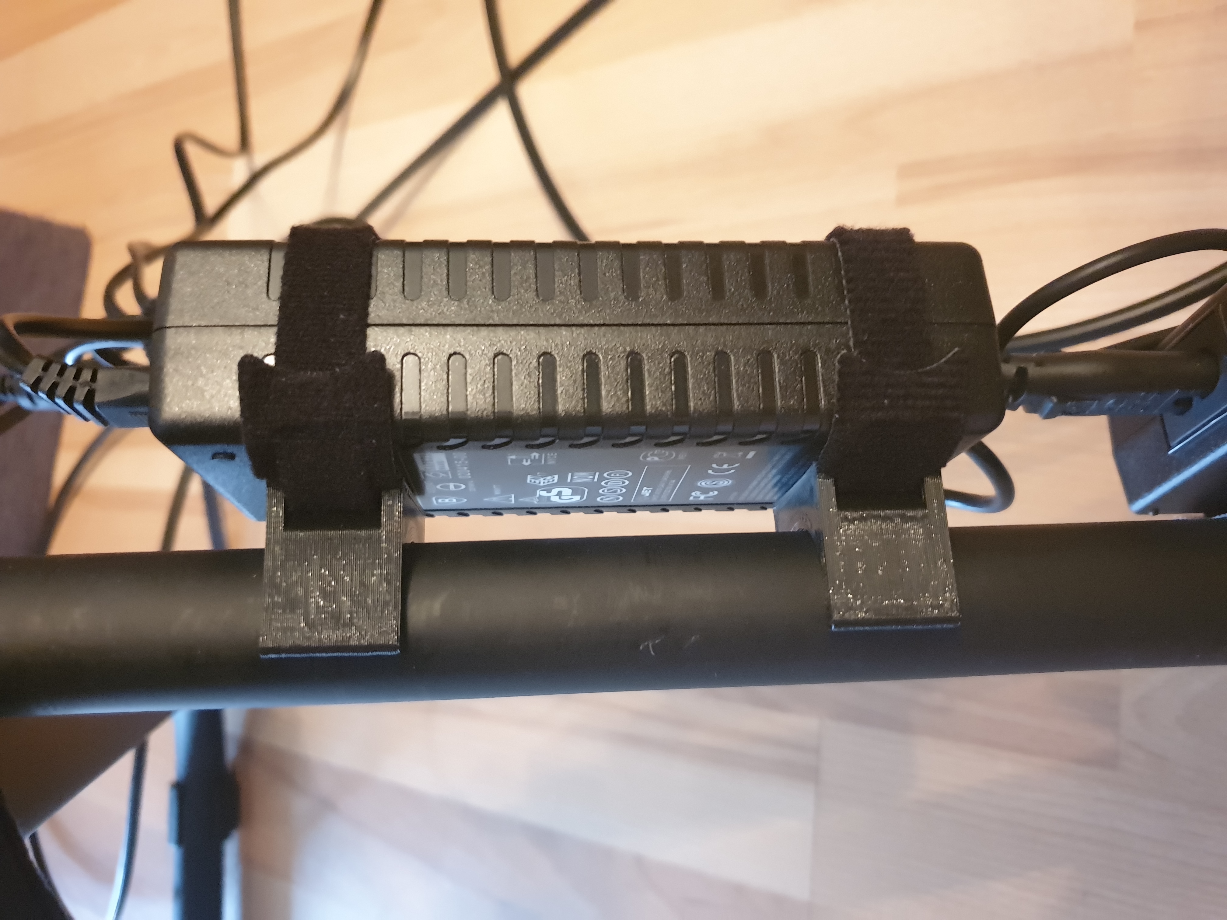 Pipe Clamp with Velcro Slots 25 mm Diameter