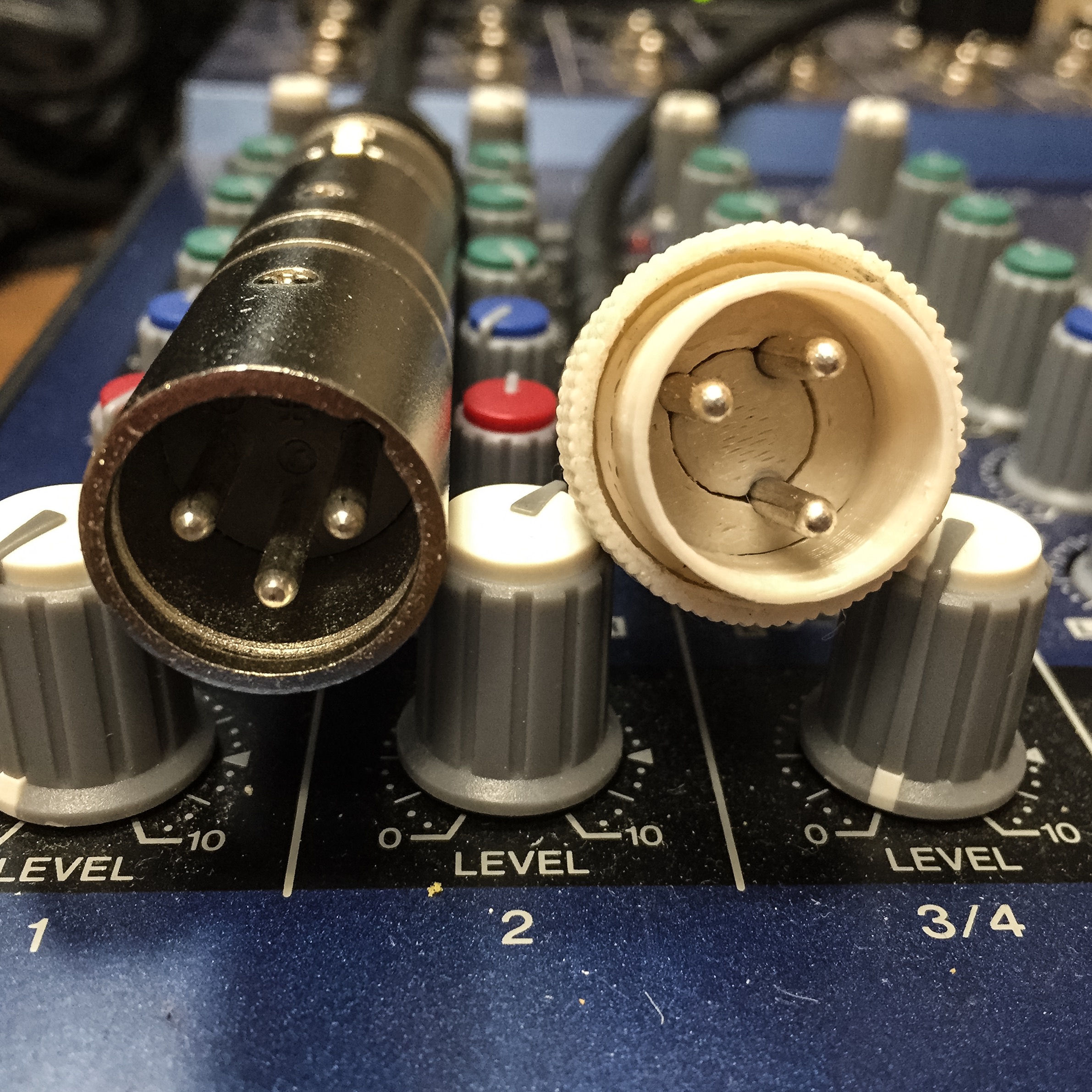 91-MC3M male microphone jack