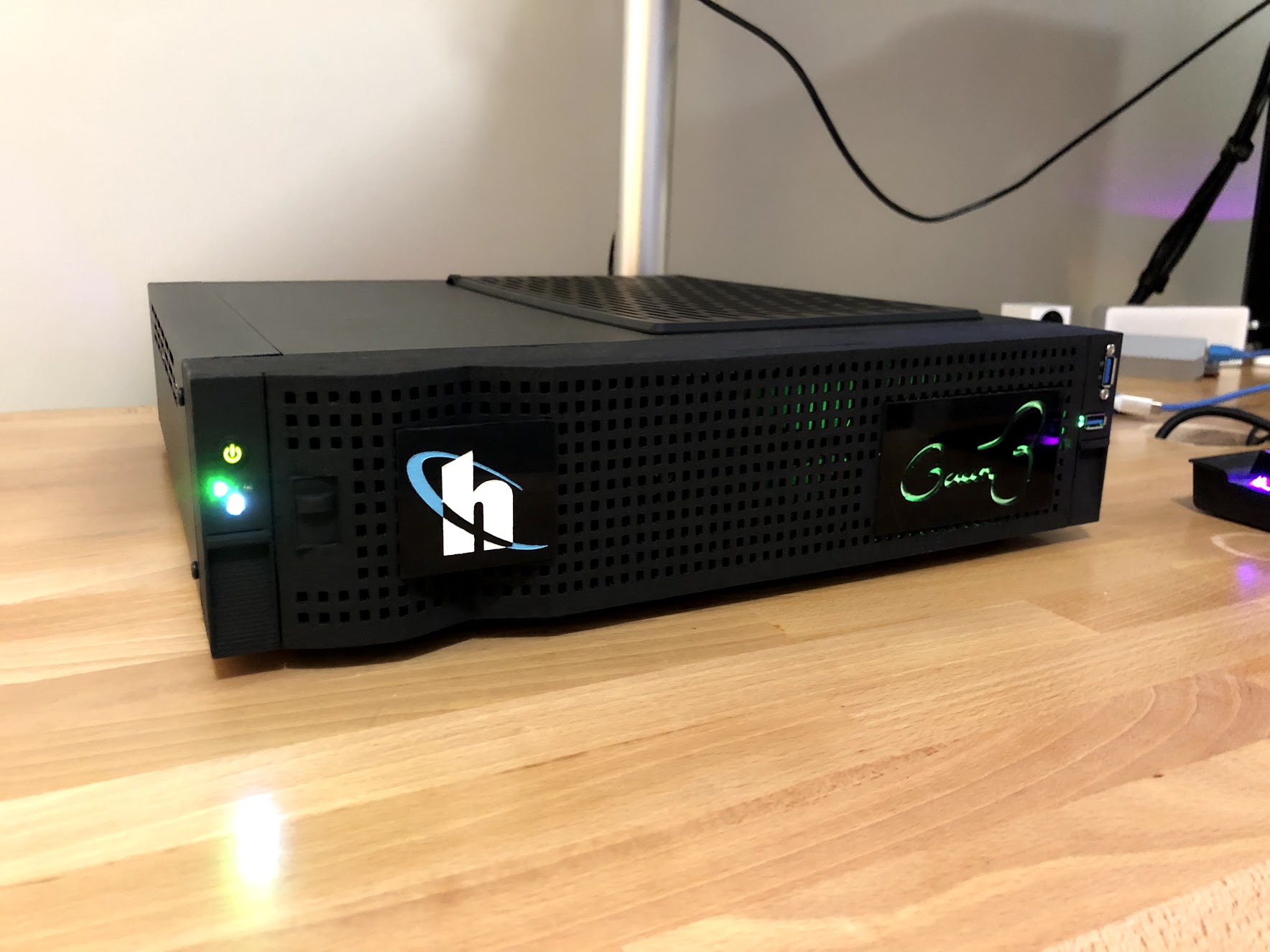 Hooli Gavin Belson Signature Edition Box 3 - Silverstone ML08 faceplate