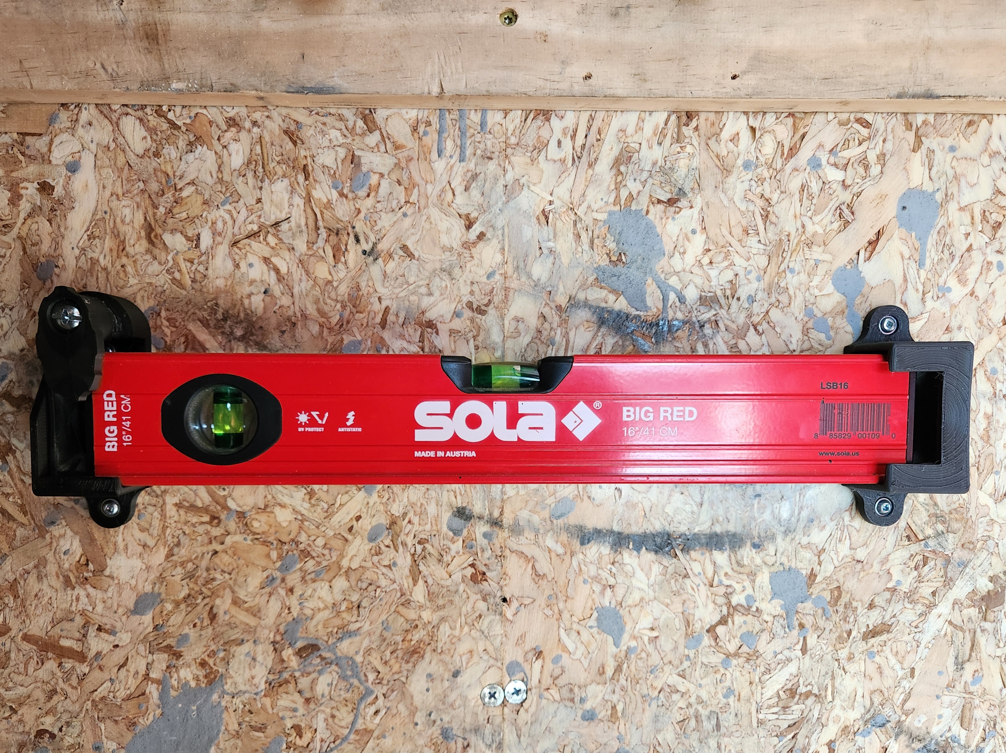 Cam Lock Level Wall Mount Sola Big Red