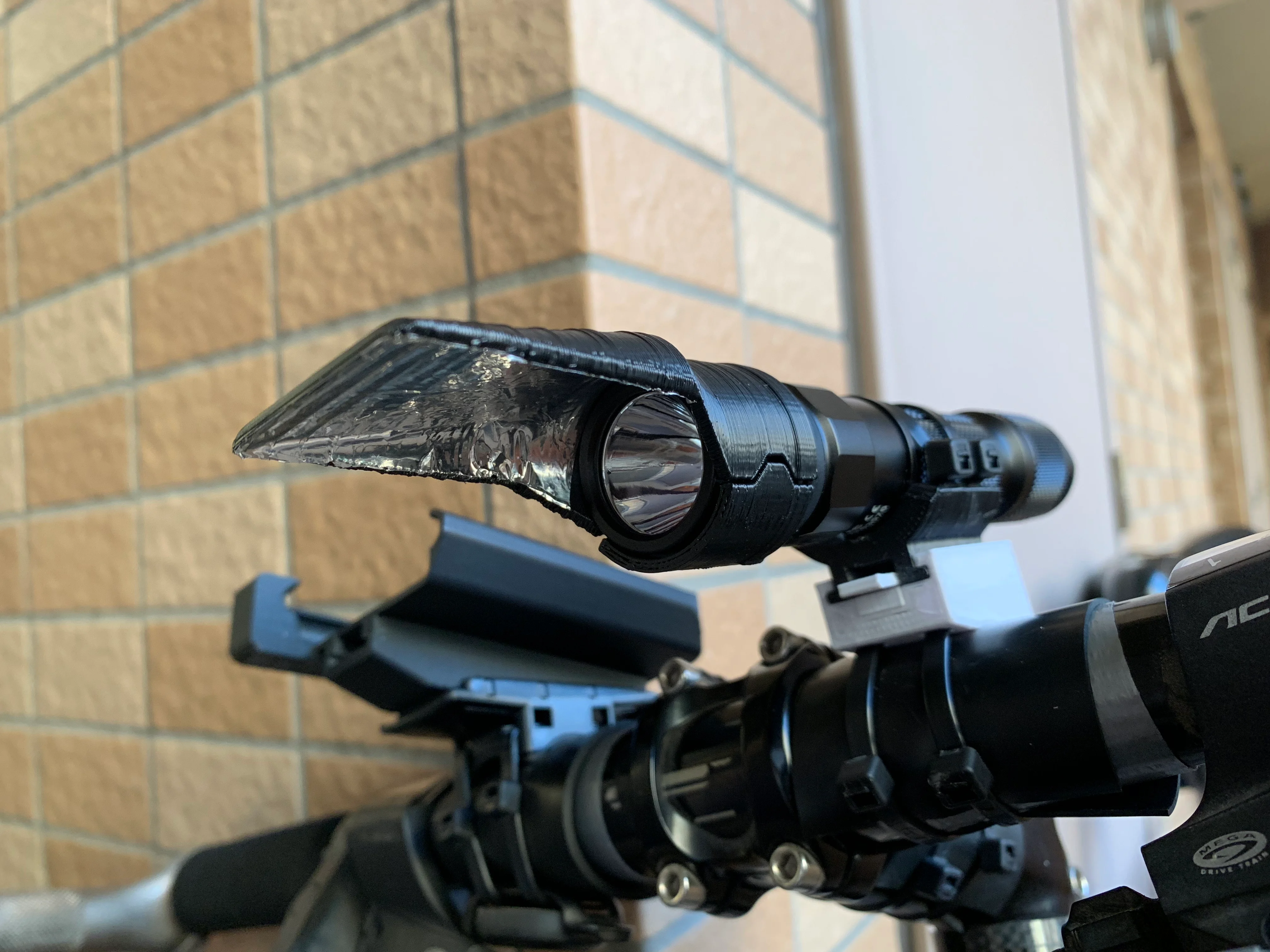 Universal Flashlight Glare Shield