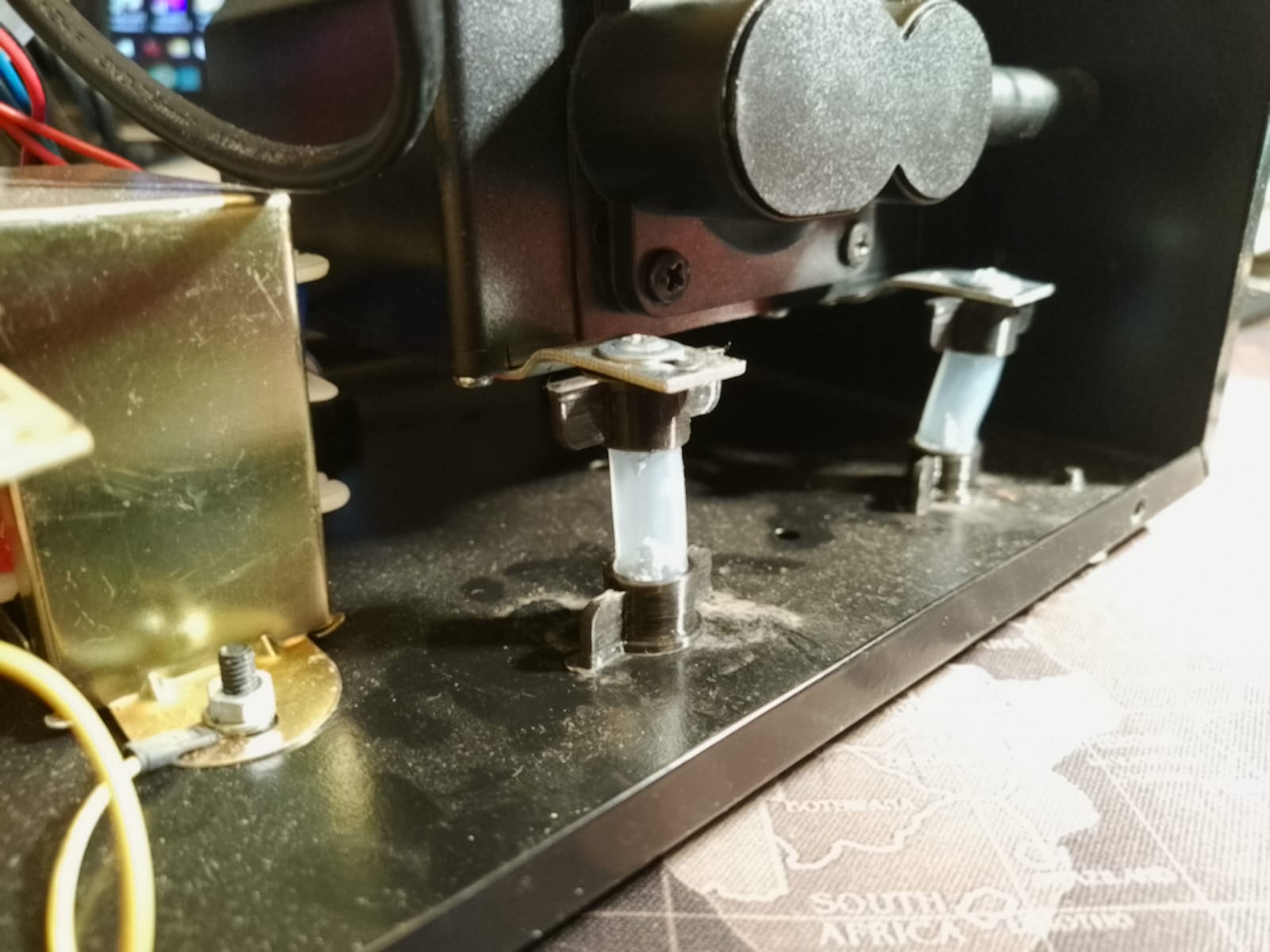 Anti-vibration stand for the soldering station