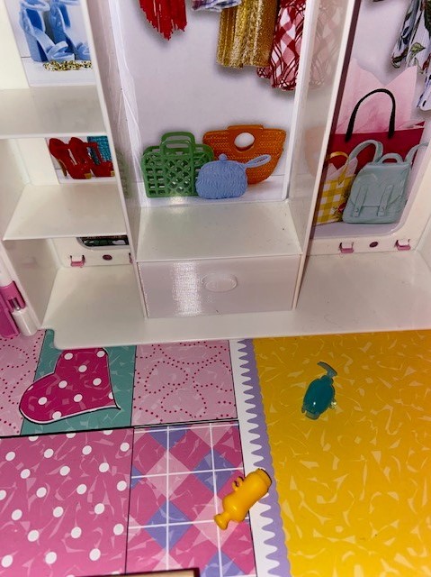 Barbie Traum Kleiderschrank Schublade