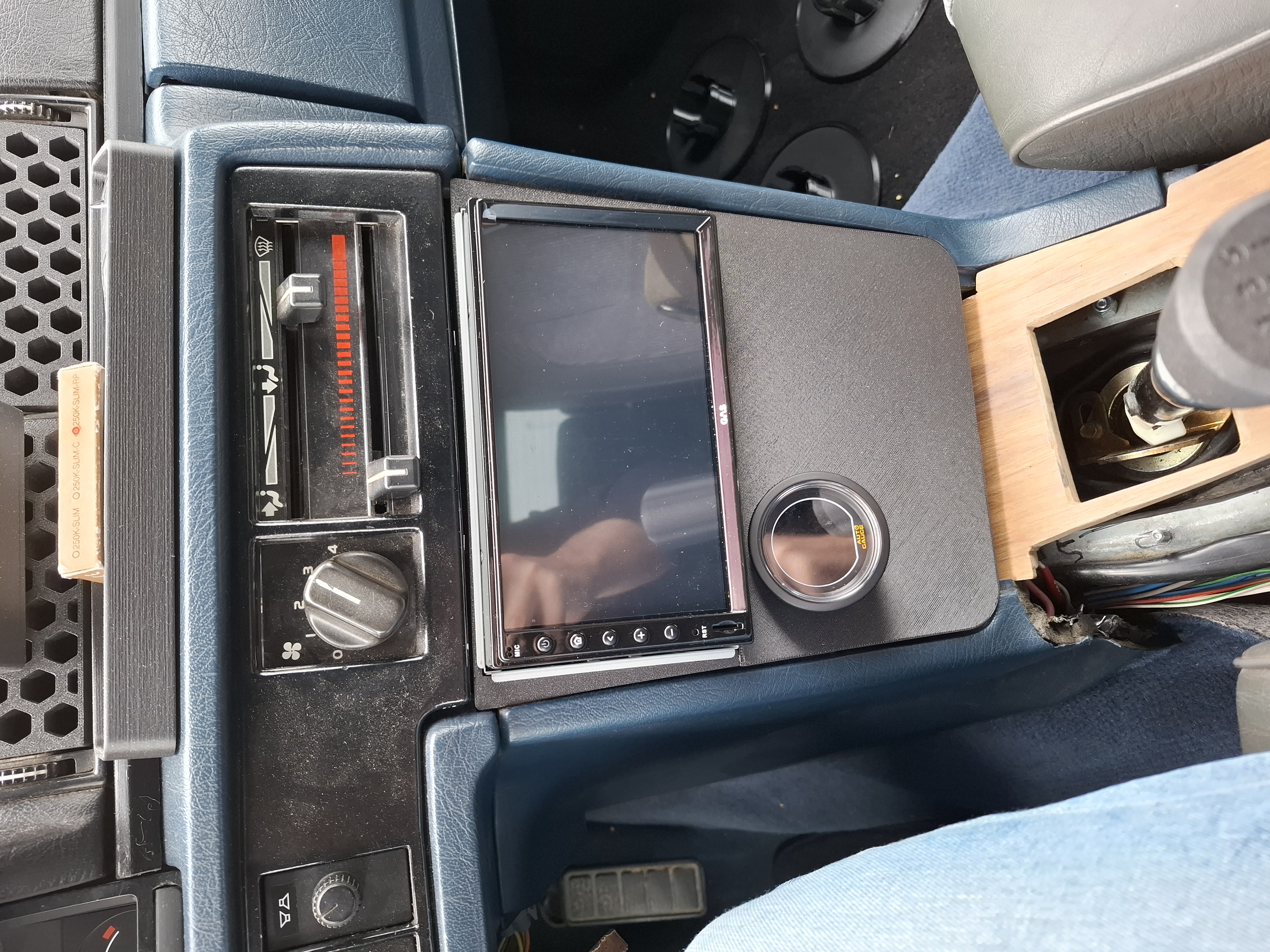 Volvo 740 Stereo dubbledin frame