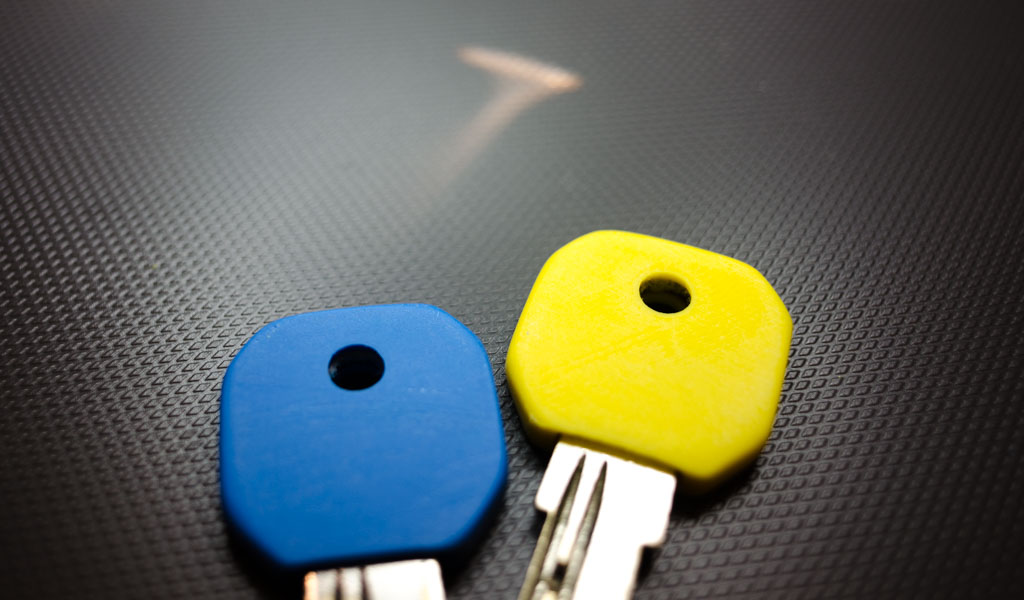 Embedded-key cap/cover for a square-hed(28.4mmx28.7mm) key