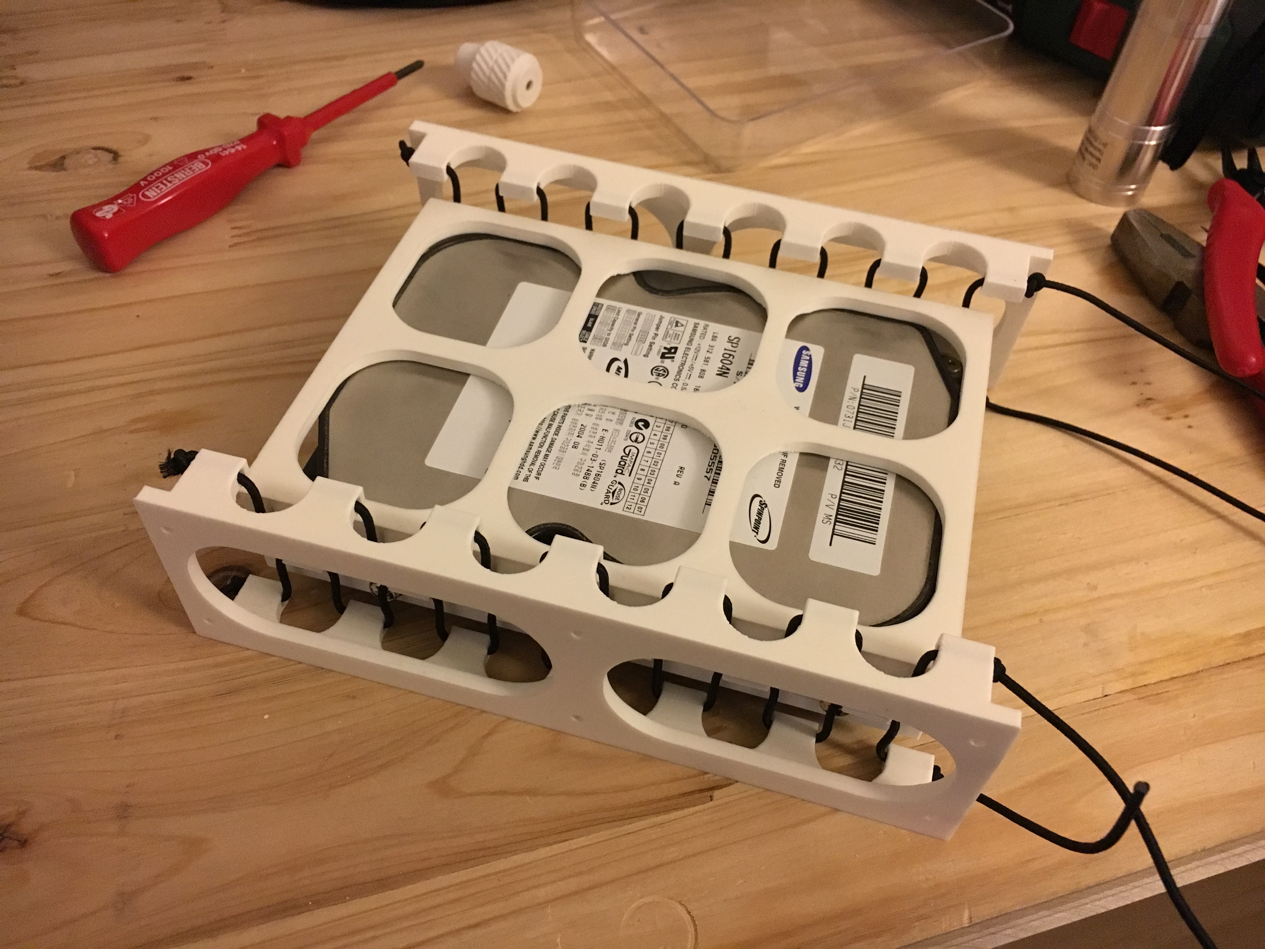 Silent HDD mount
