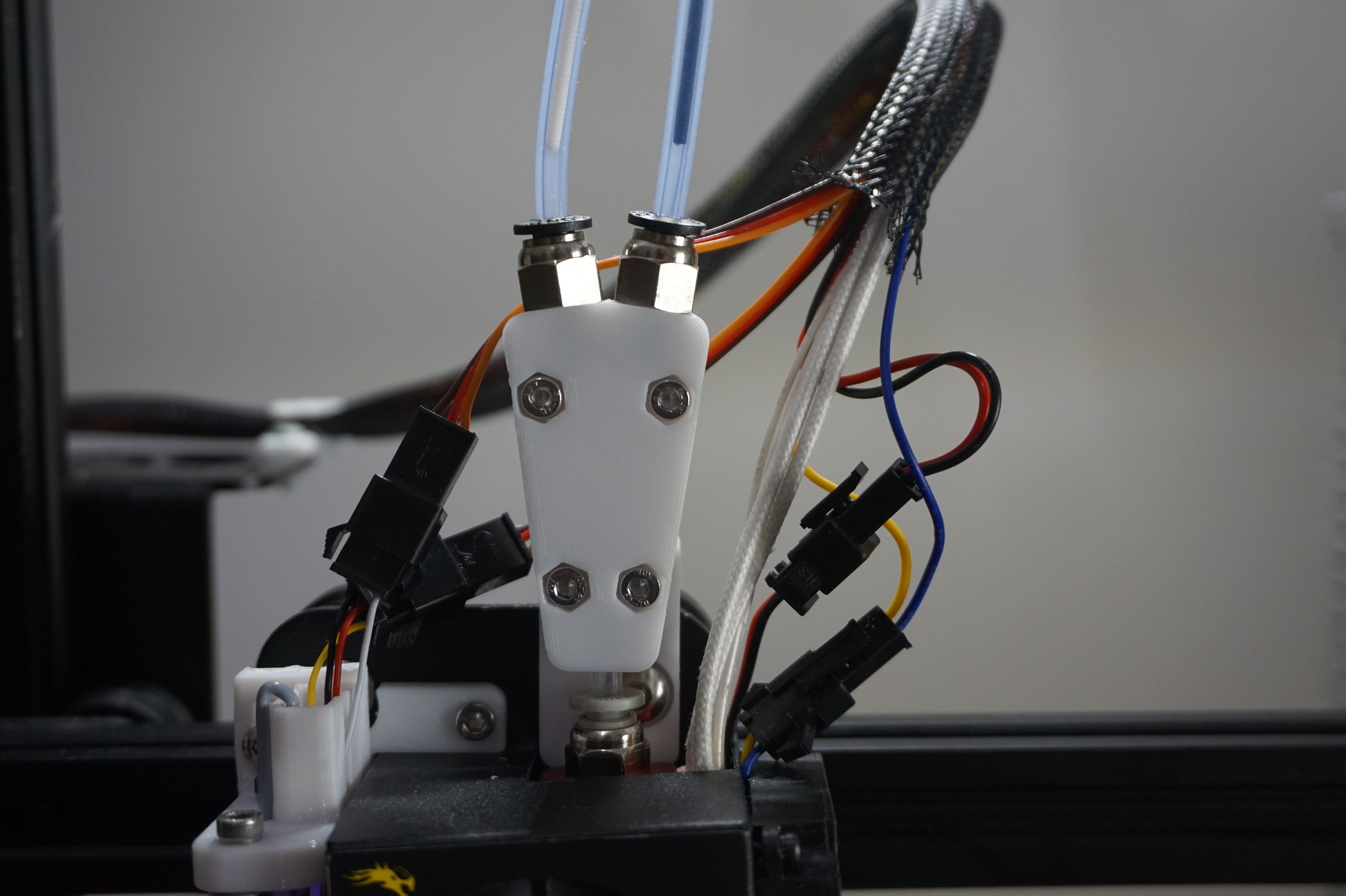 Multimaterial Y joiner