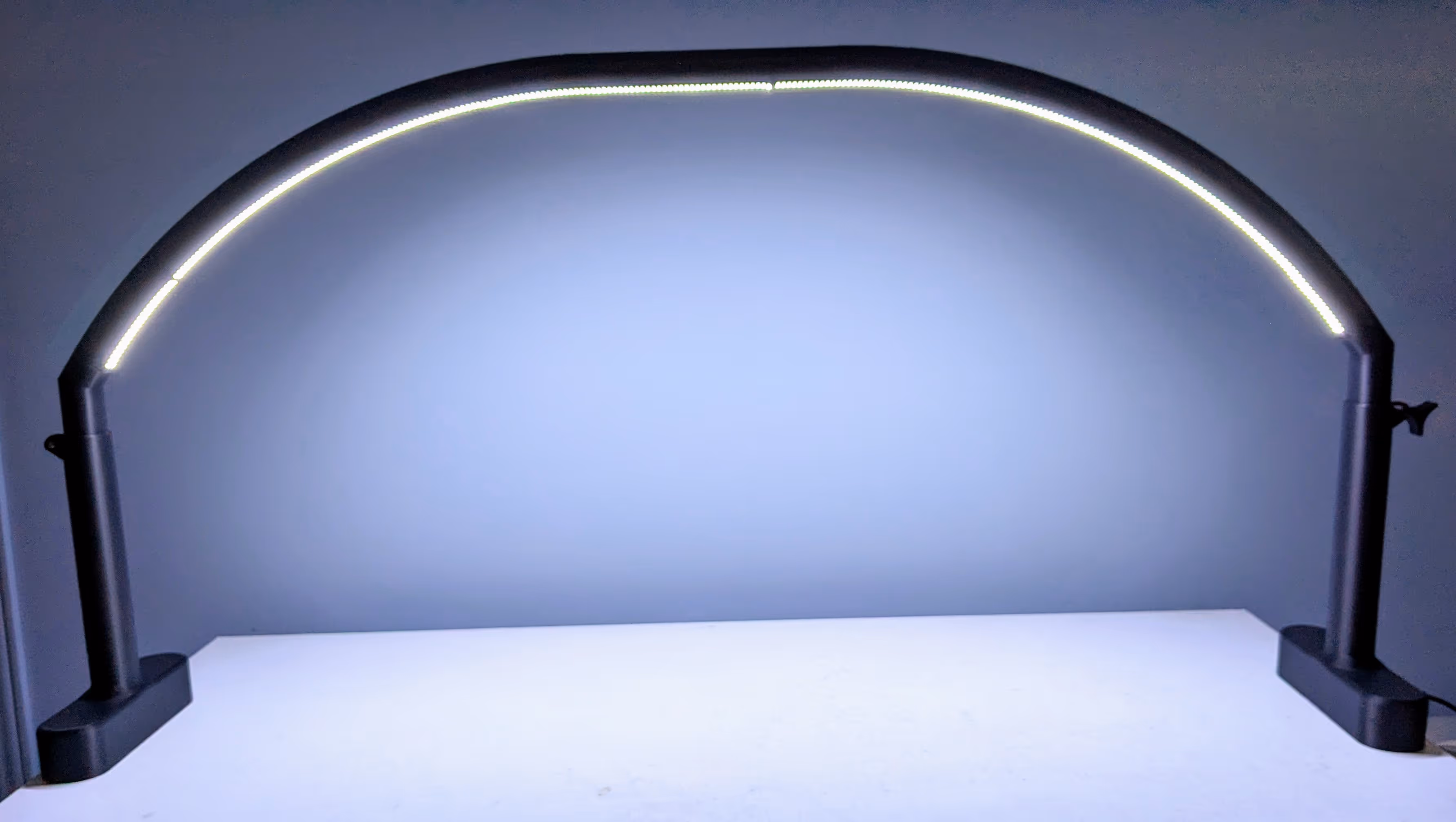 Large height-adjustable LED light for miniature painting, crafts, electronic work, jewelry and other fine work