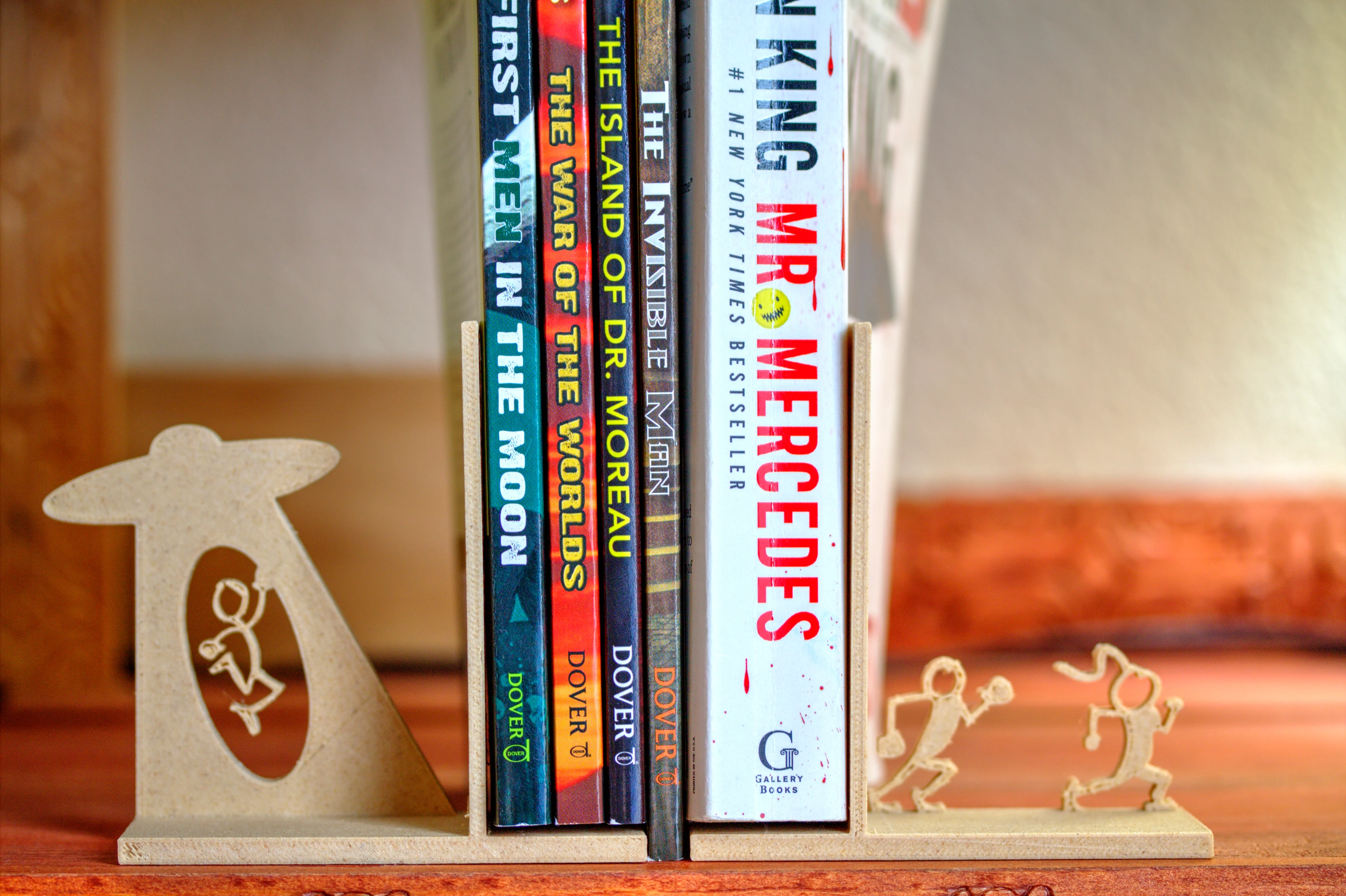UFO Bookends