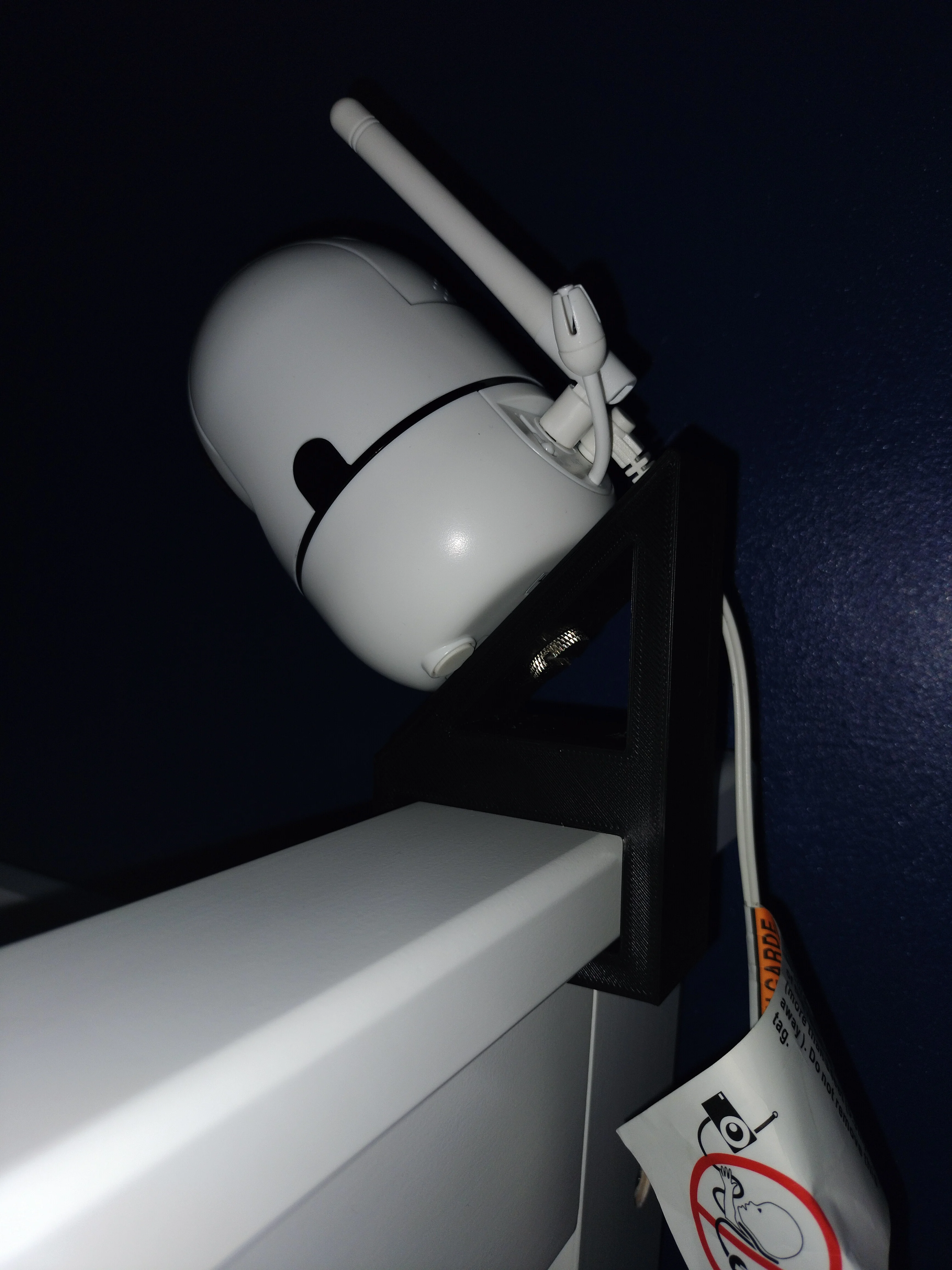 Crib camera mount