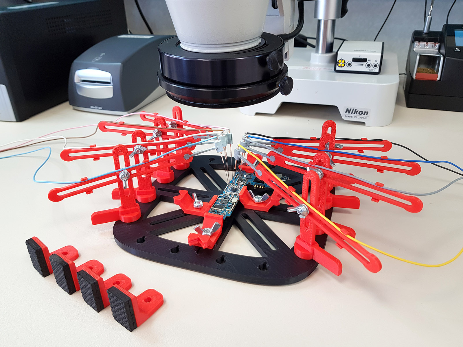 PCB Workstation with Nano-Probes