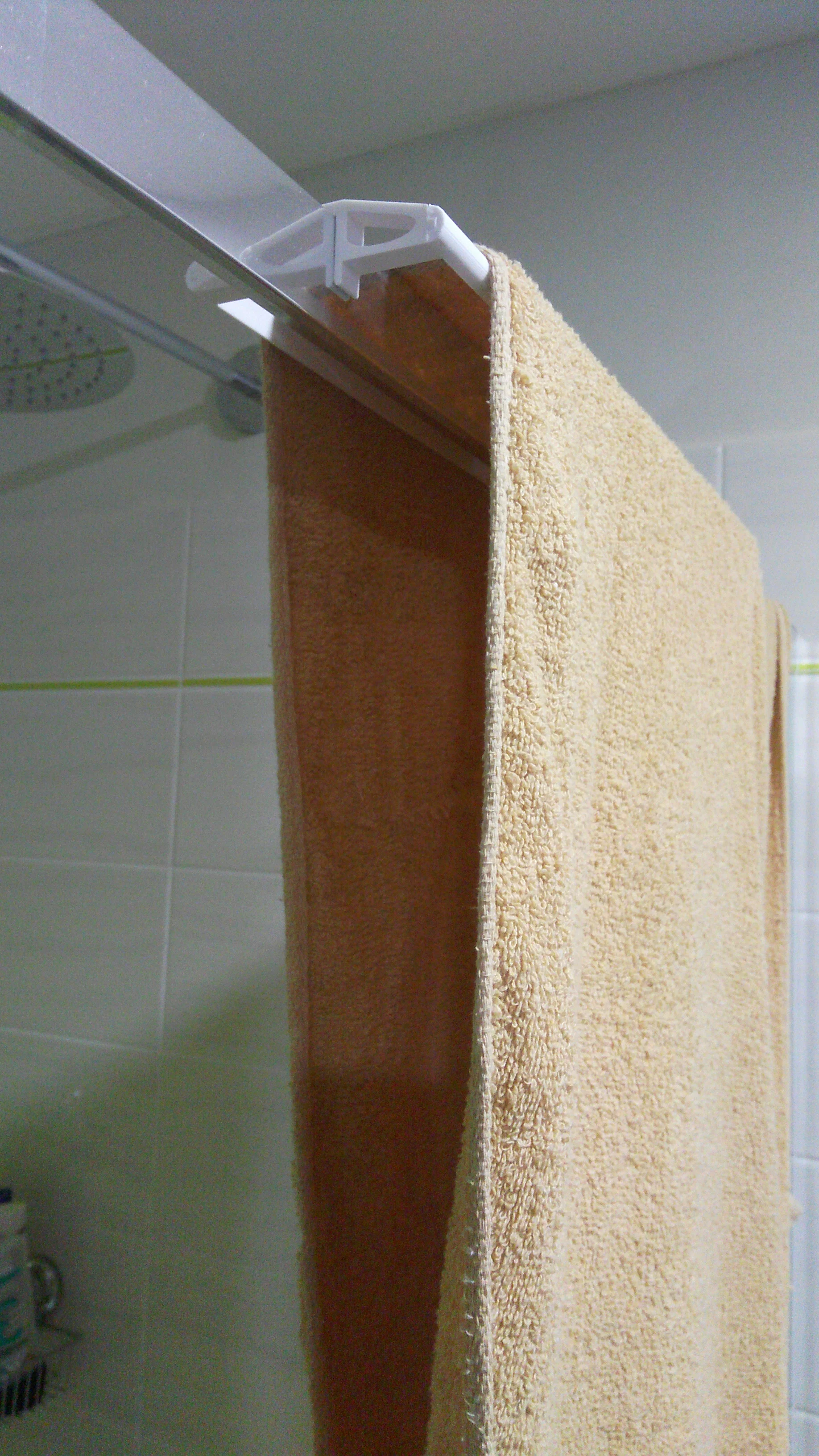 Věšák na ručník/osušku na sprchové dveře/Towel hanger for bathroom door.