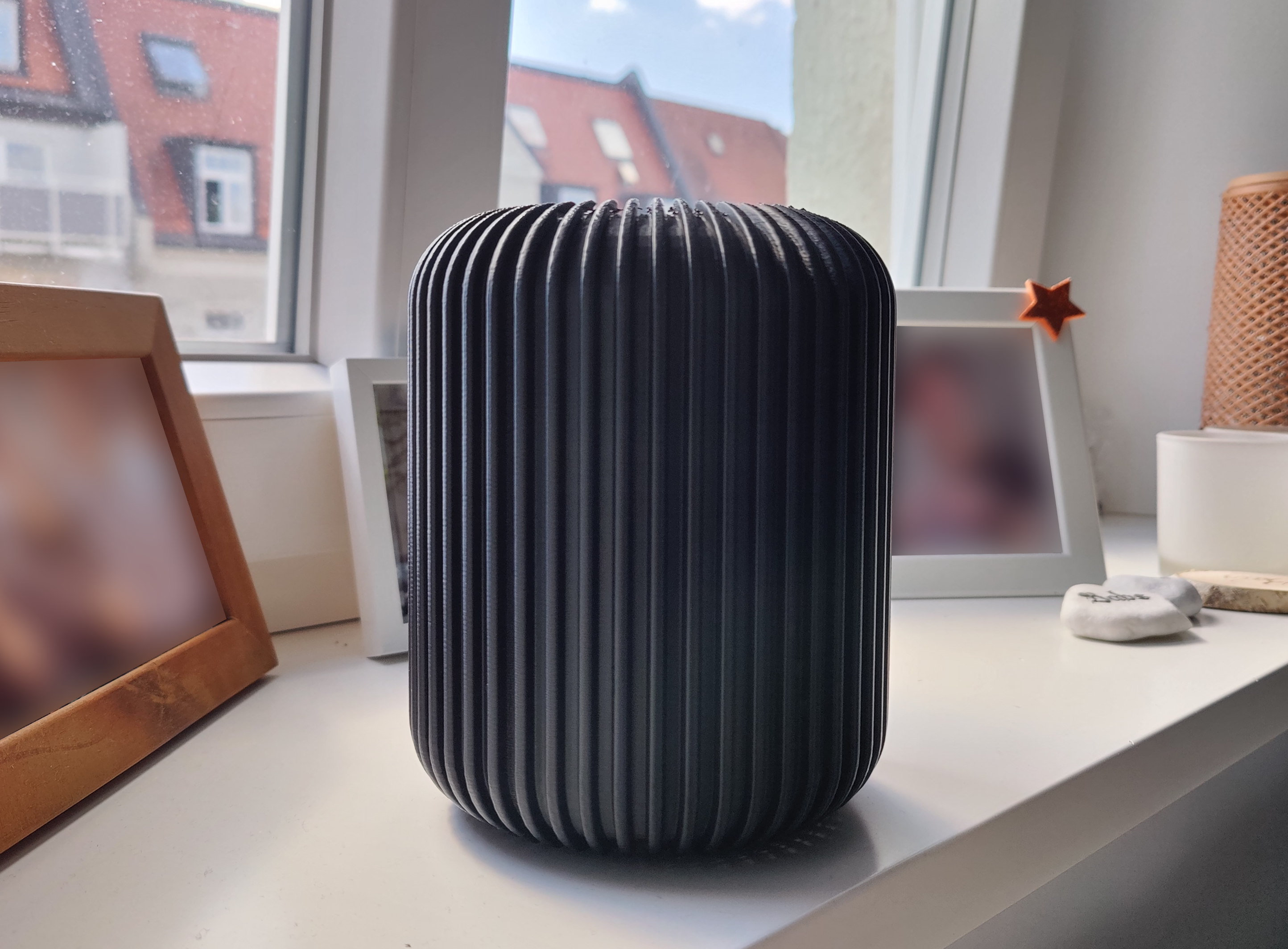 Modern Black Ribbed Vase – Sleek & Minimalist Design