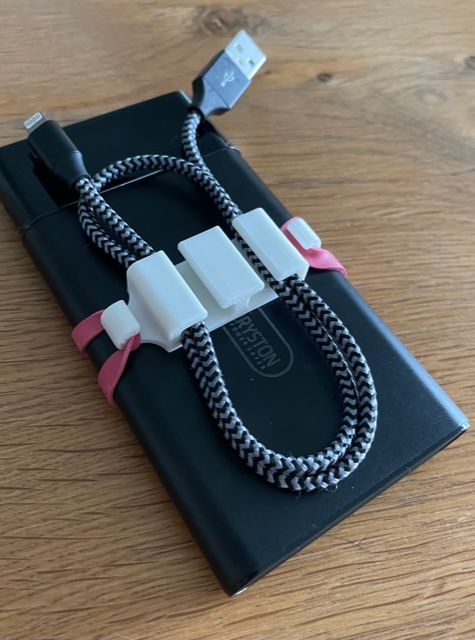 Powerbank cable holder, Kabelhalter für USB-Kabel