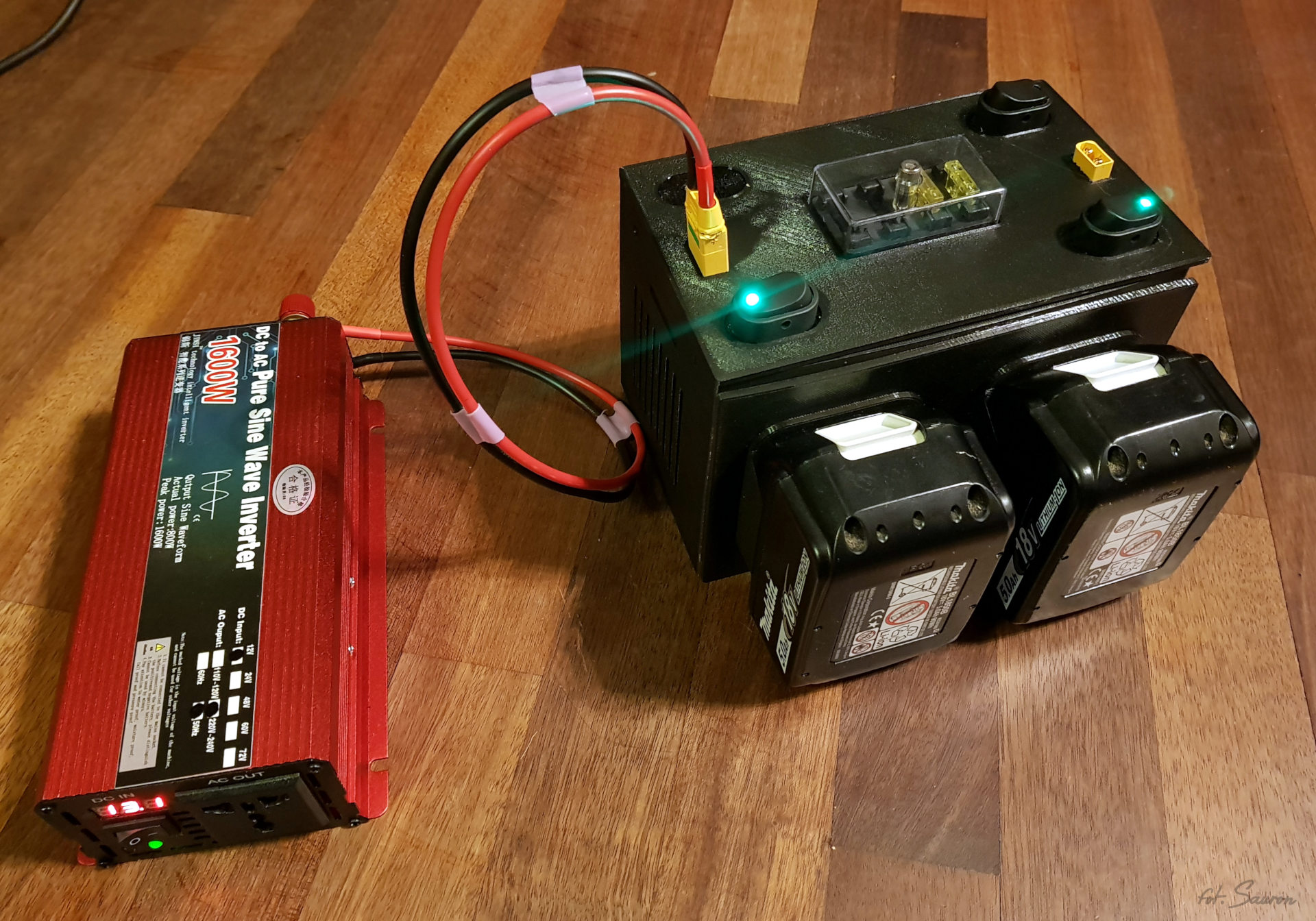 Makita power station - 230V power inverter set