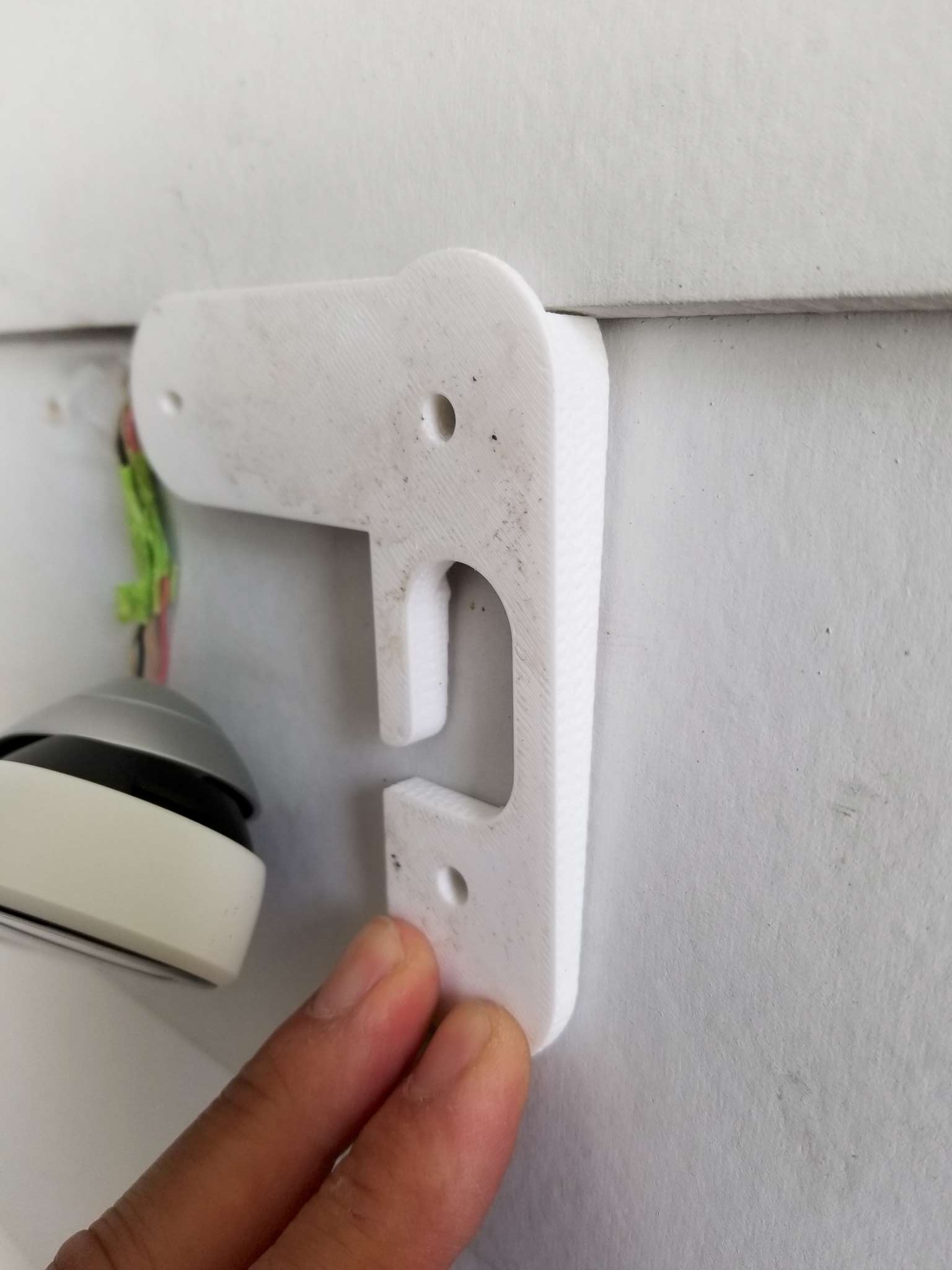 Nest Hello mount bracket with 4° tilt and extended wire cover