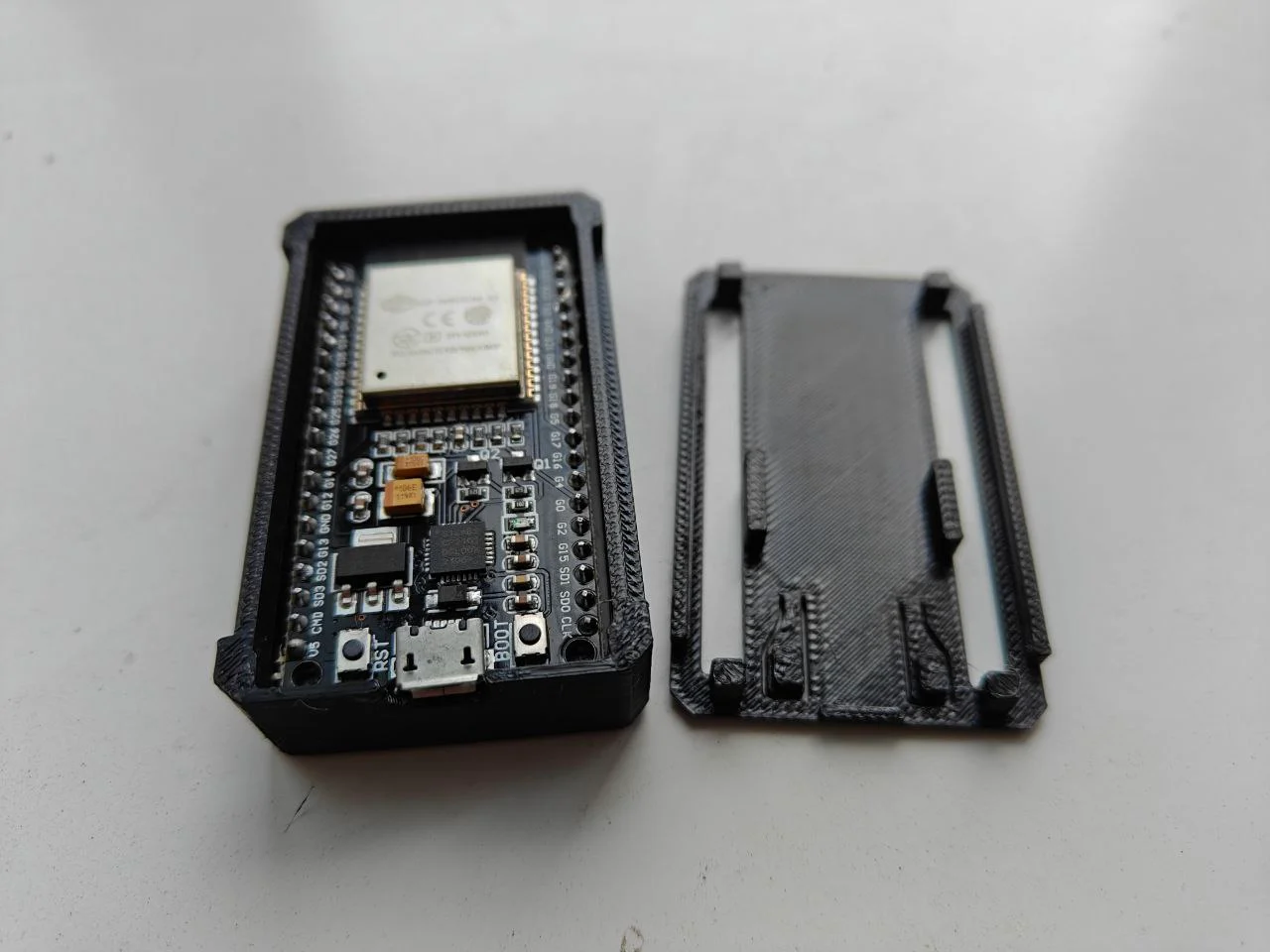 Case for ESP32 WROOM (38 pins)