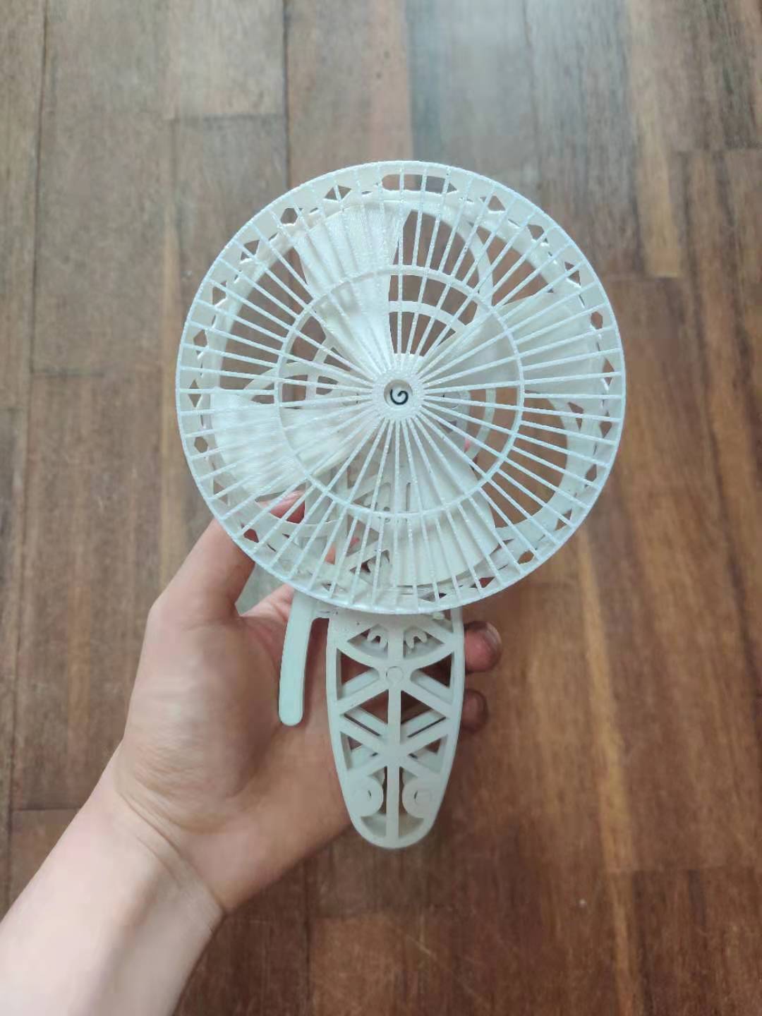 Squeeze Fan (Ultimate Controlled Airflow)