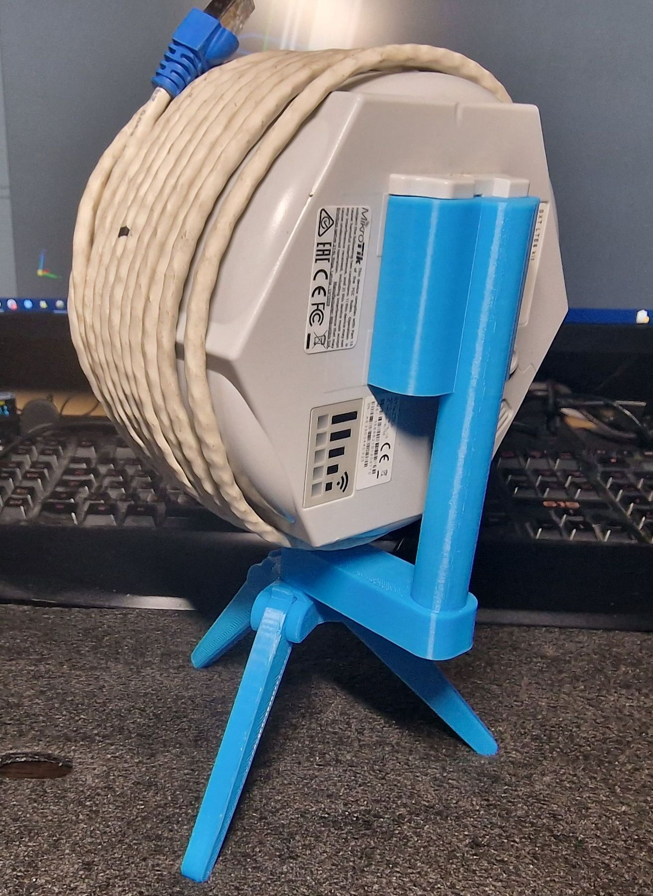 Tripod with mount mikrotik SXT LTE