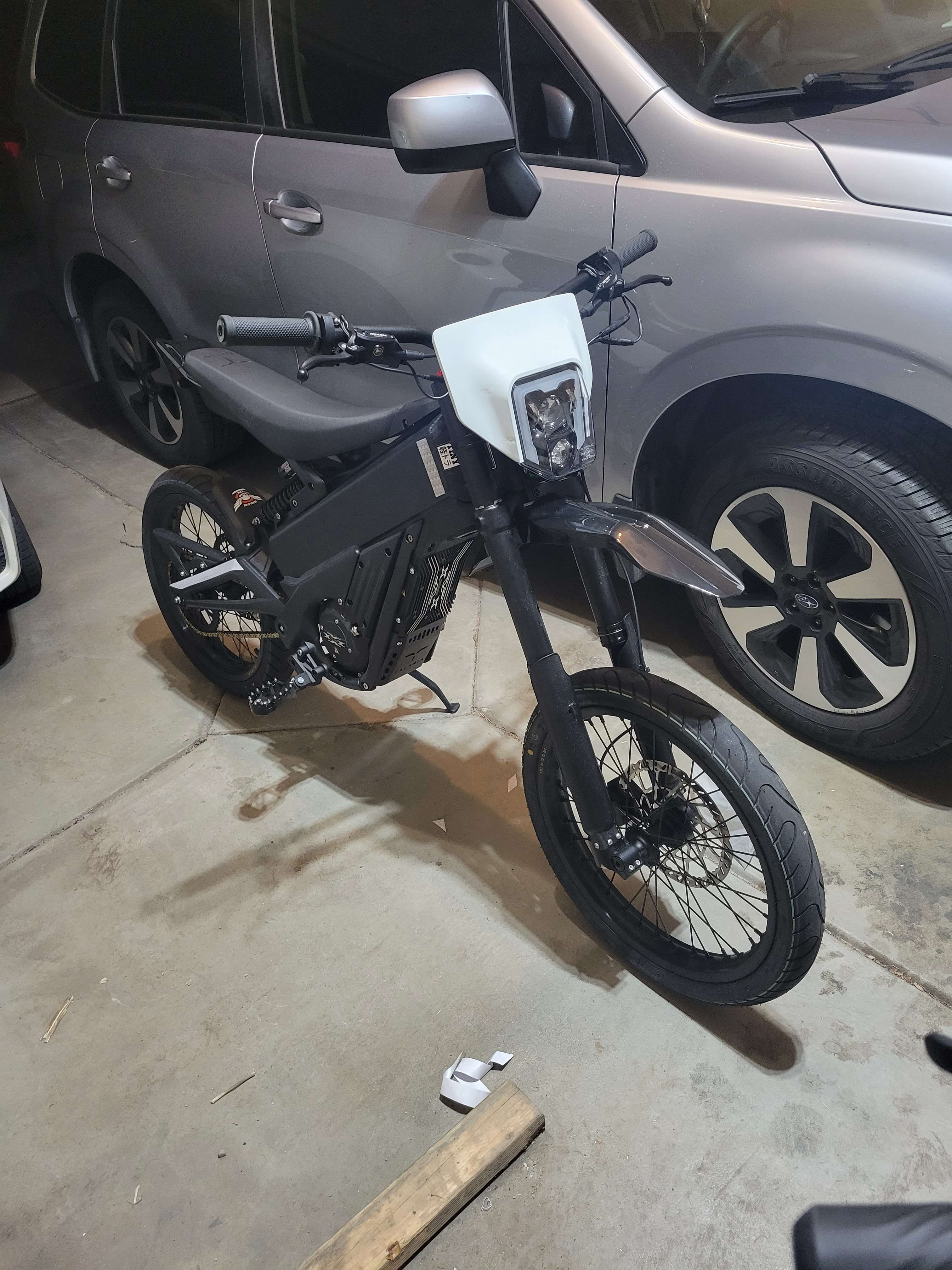 Talaria XXX x3 Husqvarna headlight mount