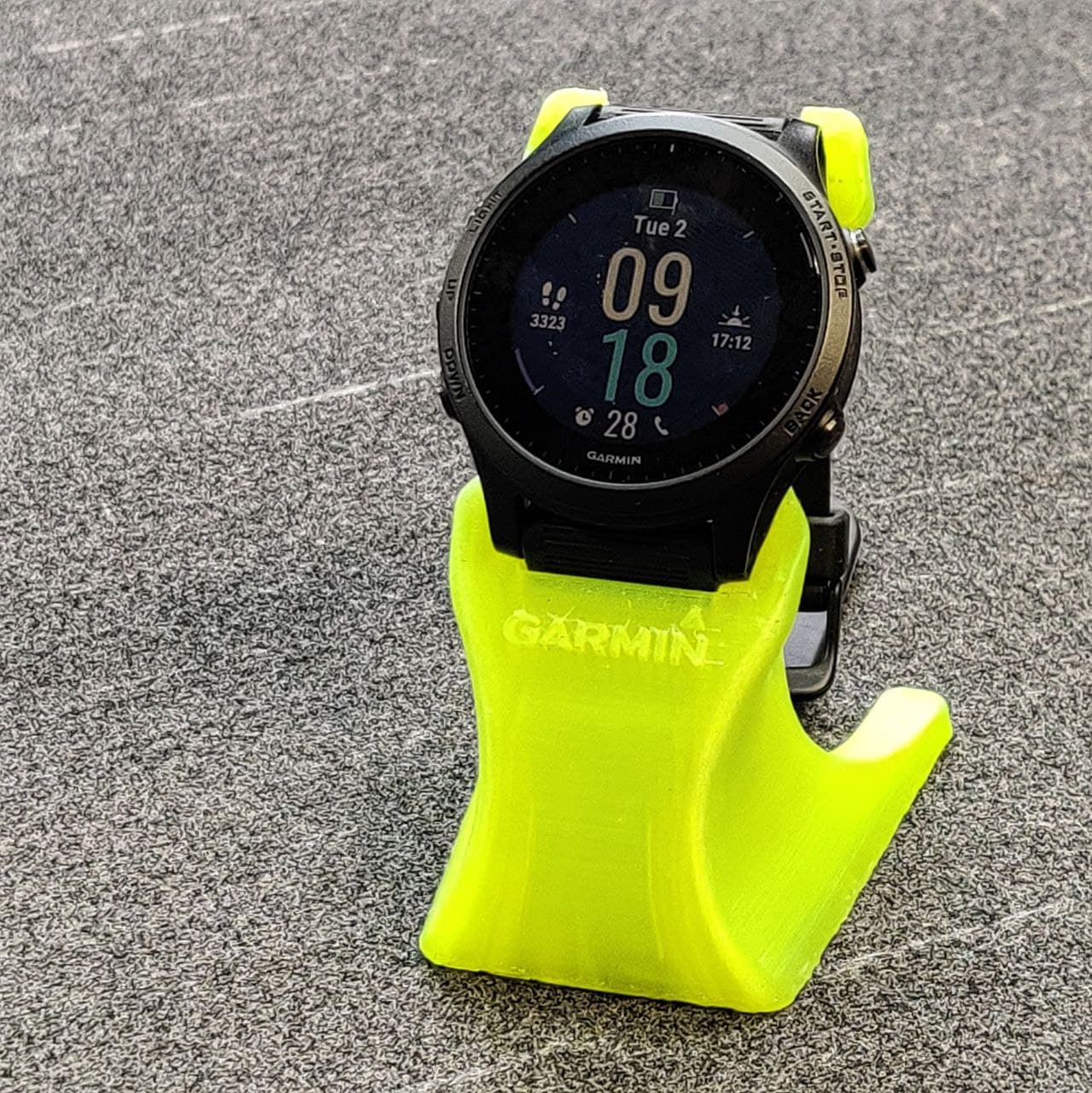 Garmin Forerunner 945 stand