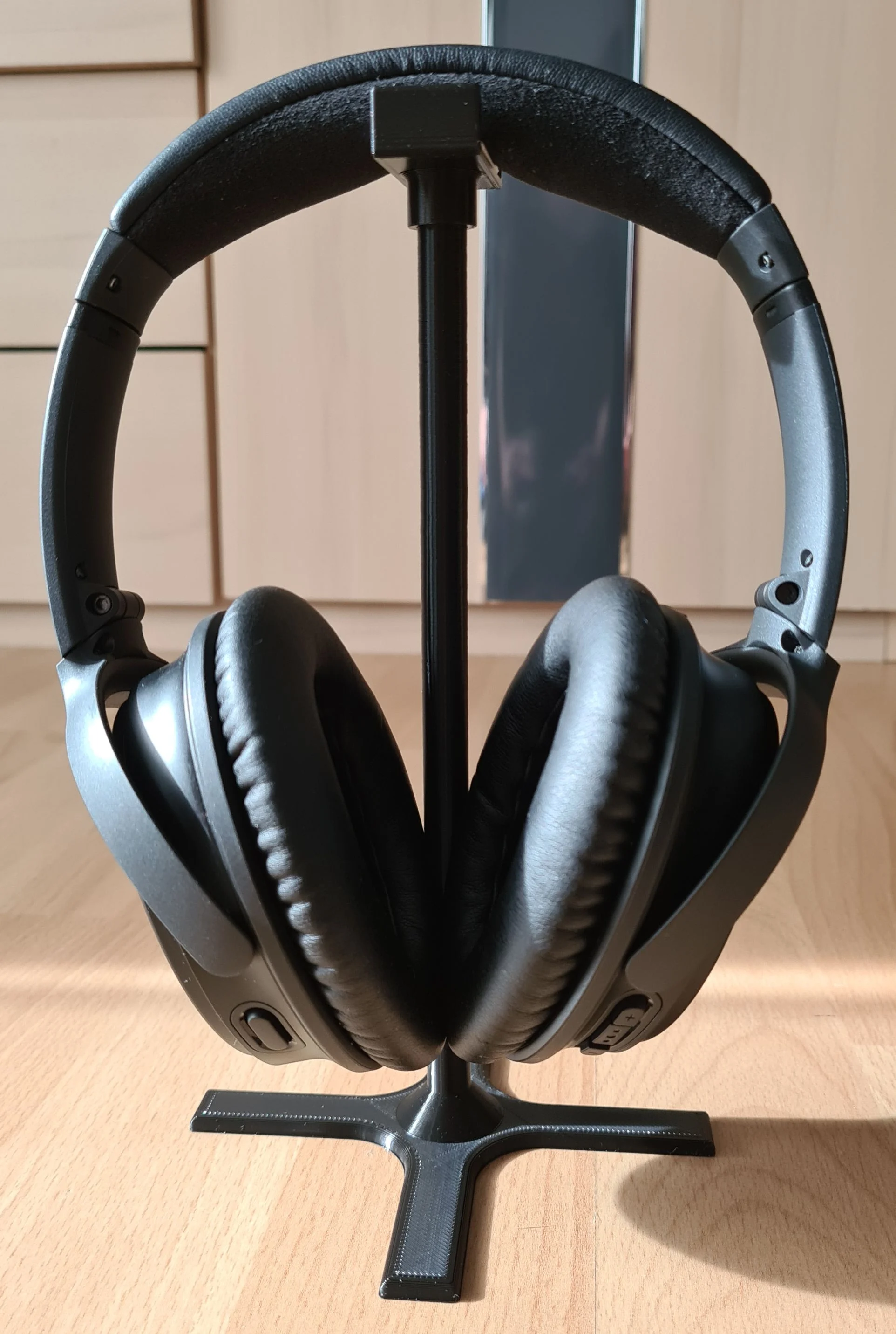 Simple Headphone Stand
