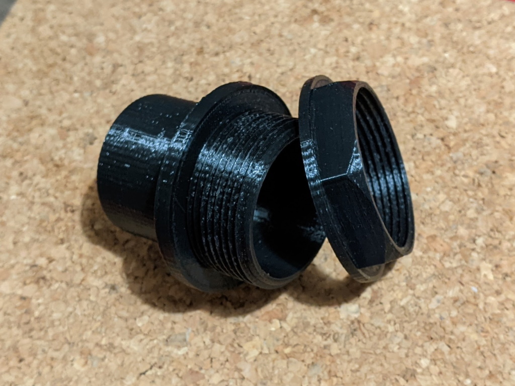 Tank Connector / 1.5" BSP / 40mm / Plain / Threaded