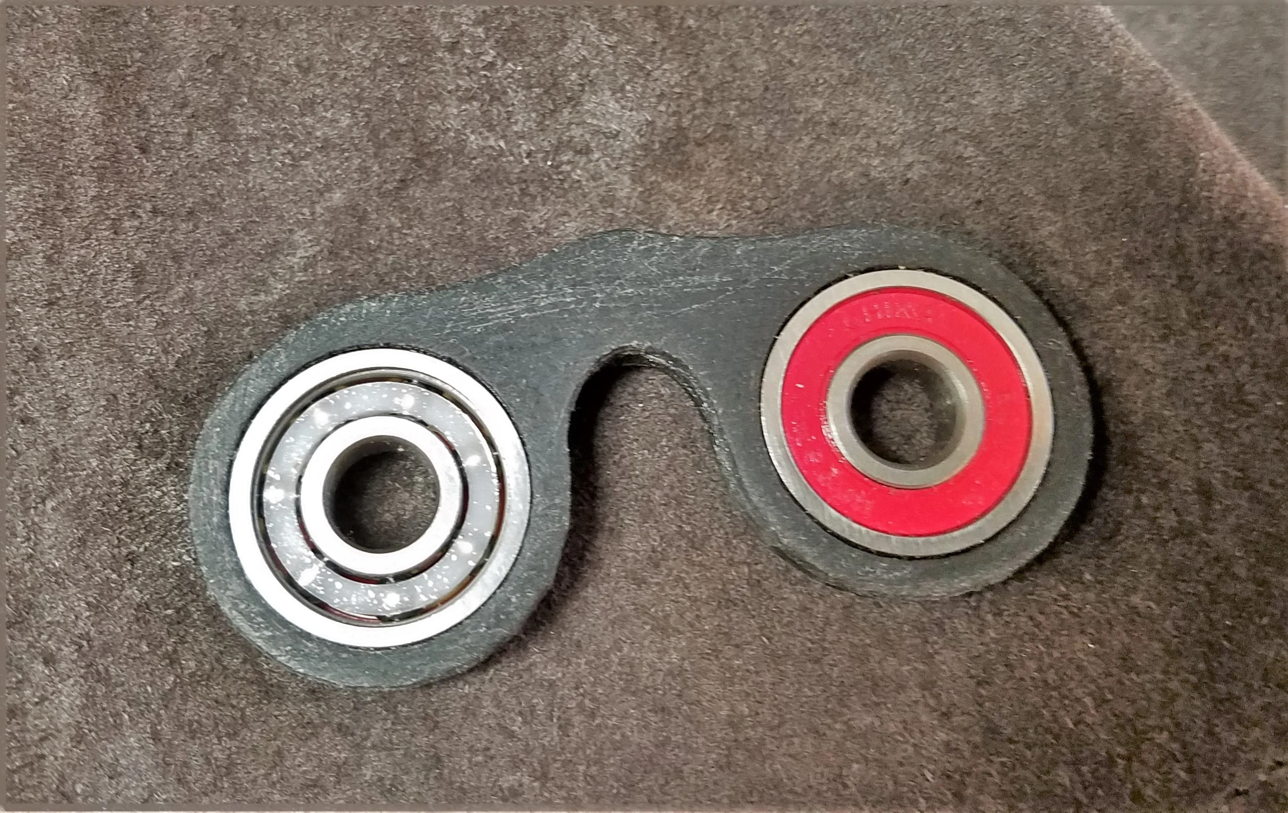 Spectacle fidget swinger