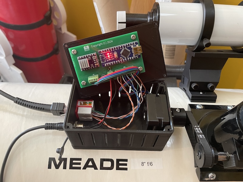 Motorized focuser for reflecting telescope