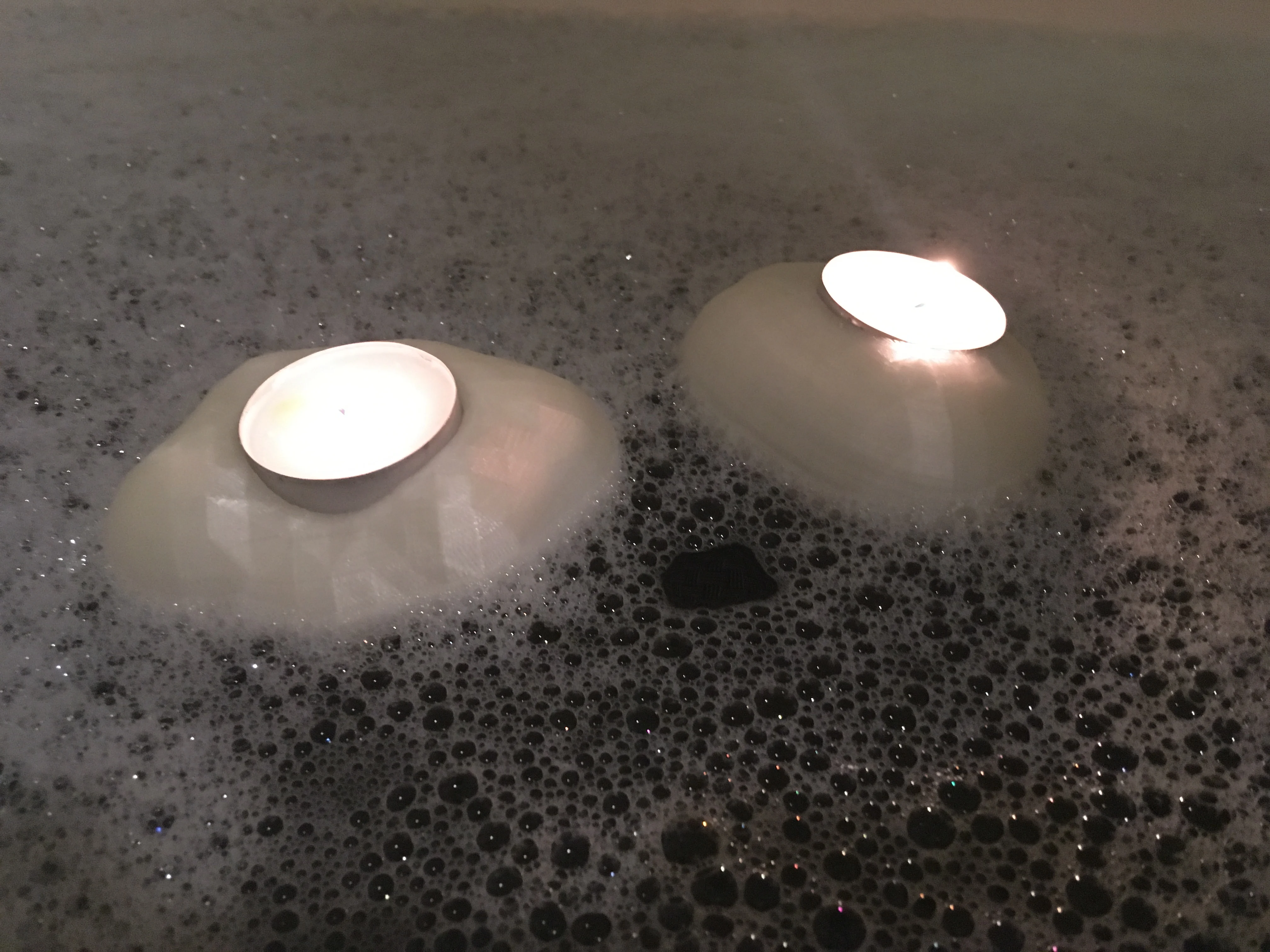 Cloud shaped bathtime candle holder