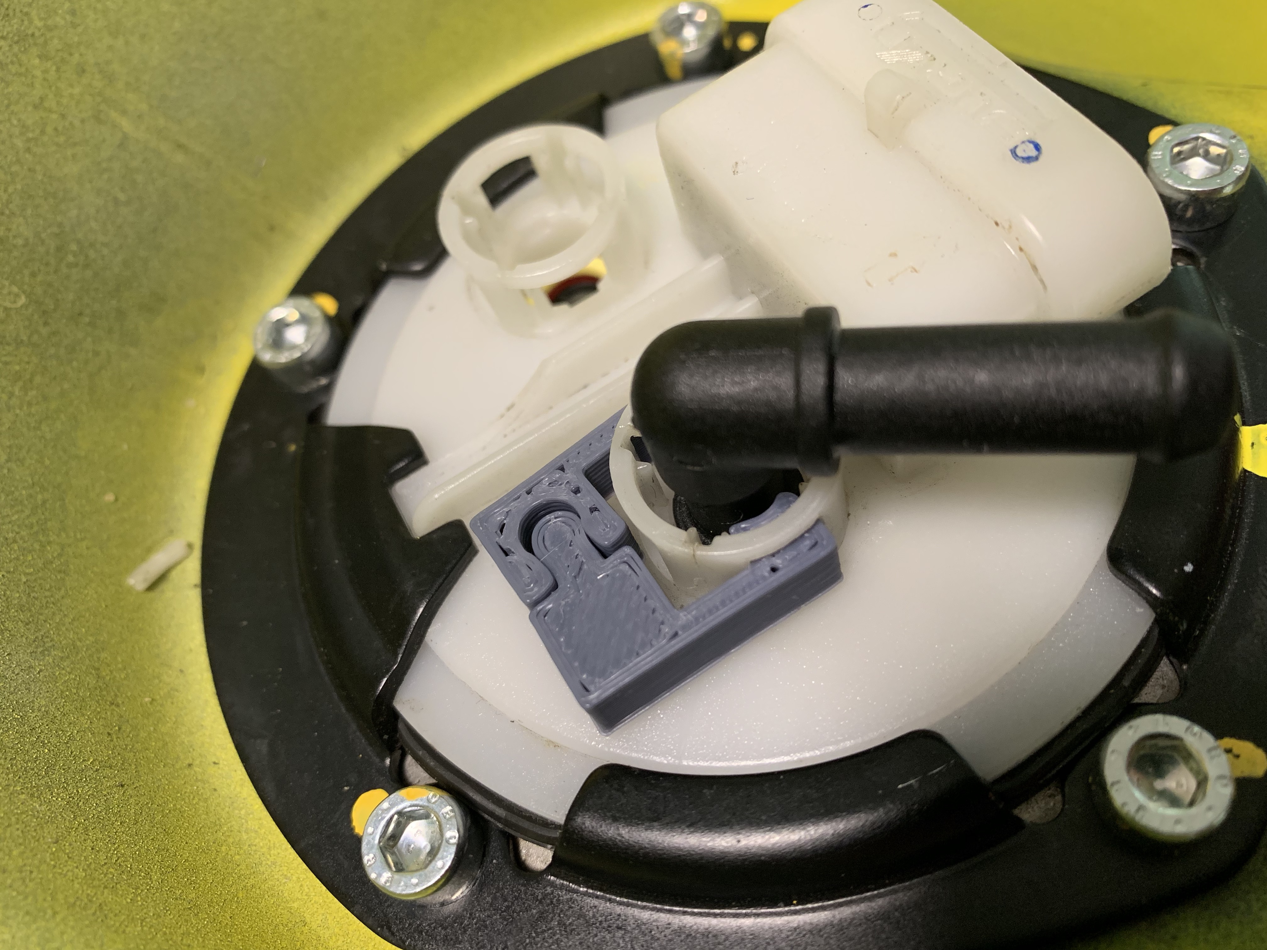 Italian Fuel QD Clip Replacement (Ducati Scrambler)