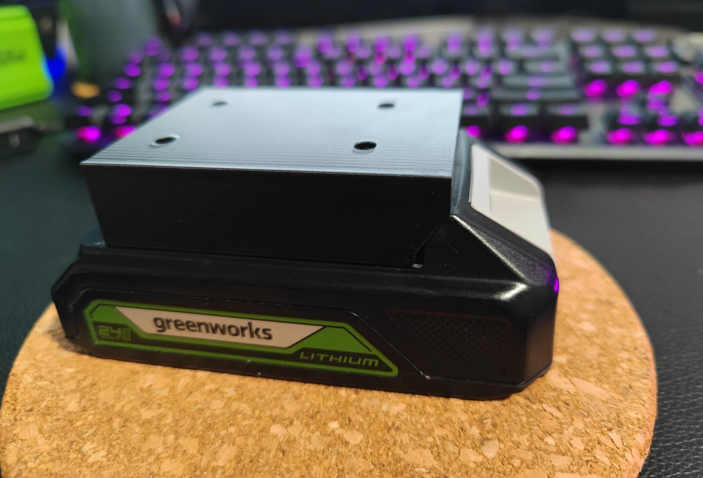 Greenworks accumulator 24V wall or shelf mount without supports