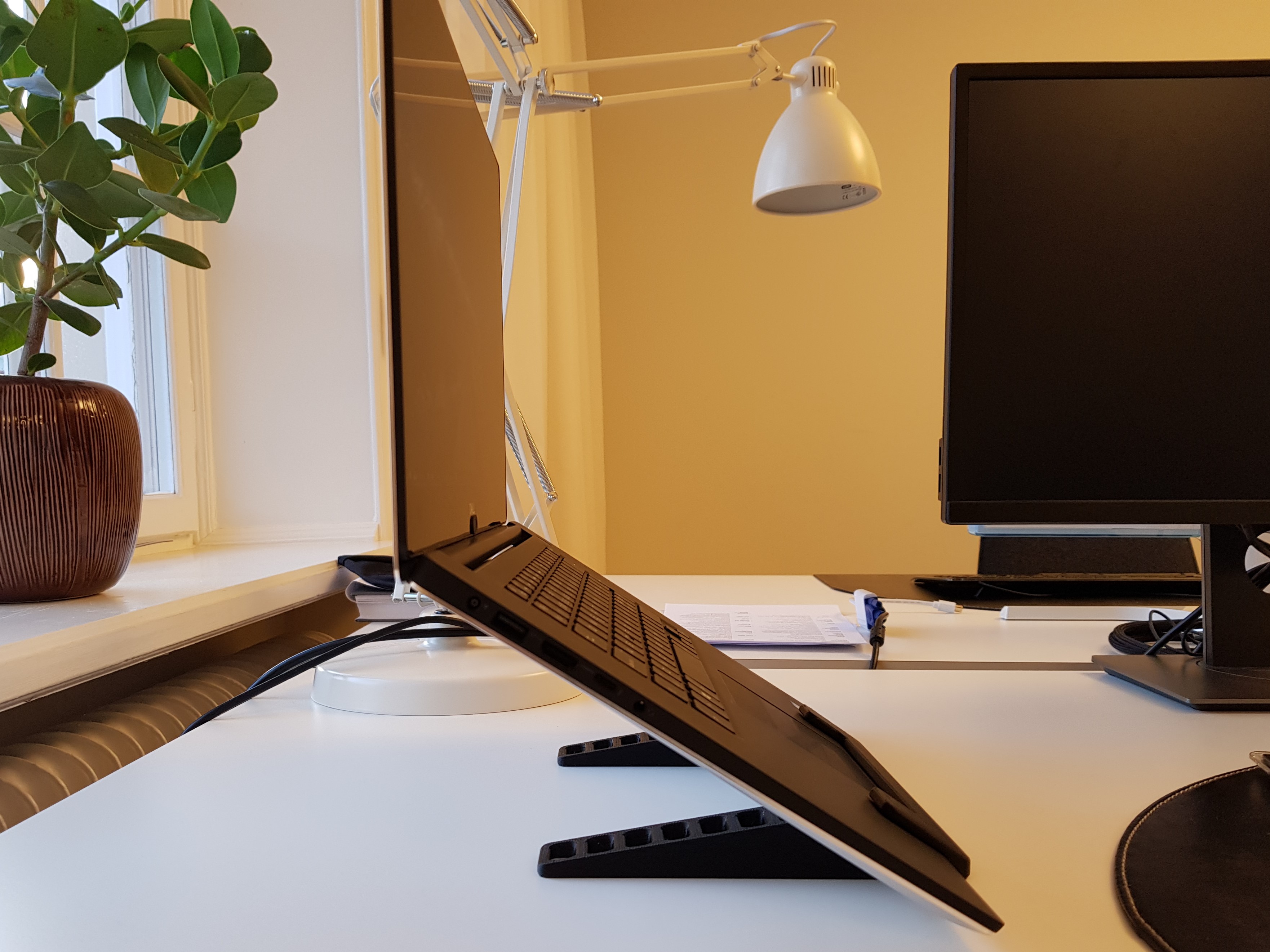 Dell XPS 15 Raiser Stand