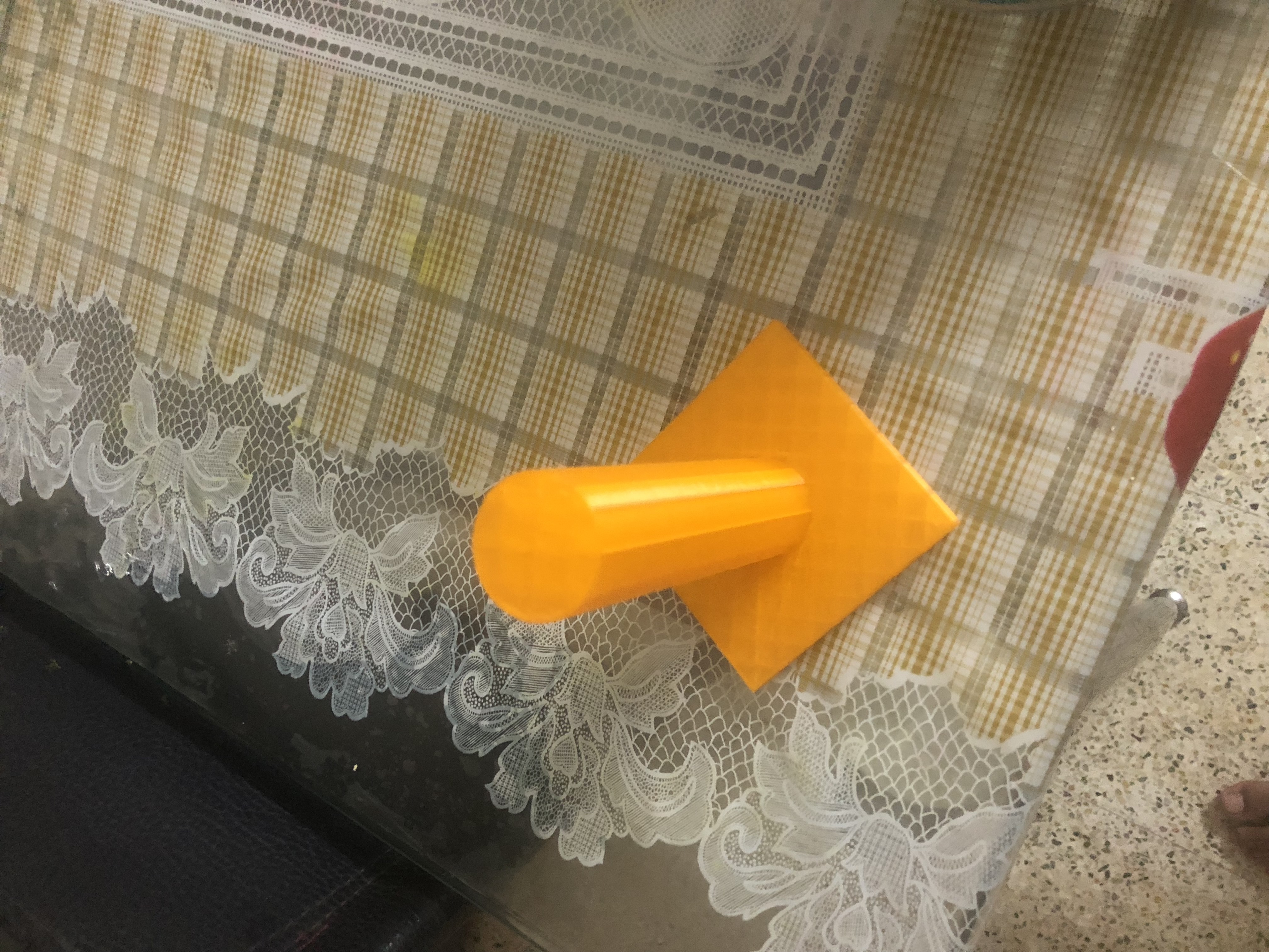 Simple tissue roll holder
