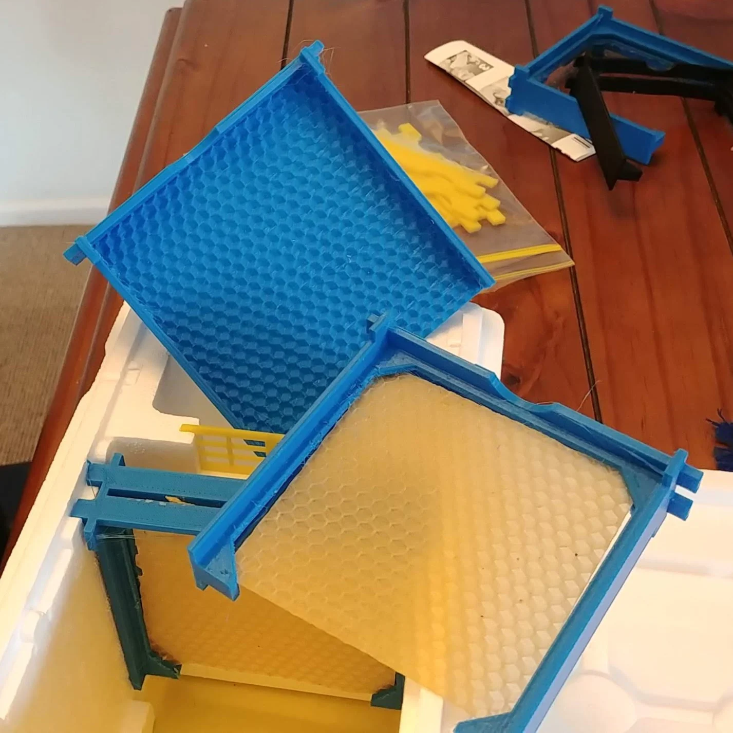 Parametric Honeybee Mating Nuc Frames