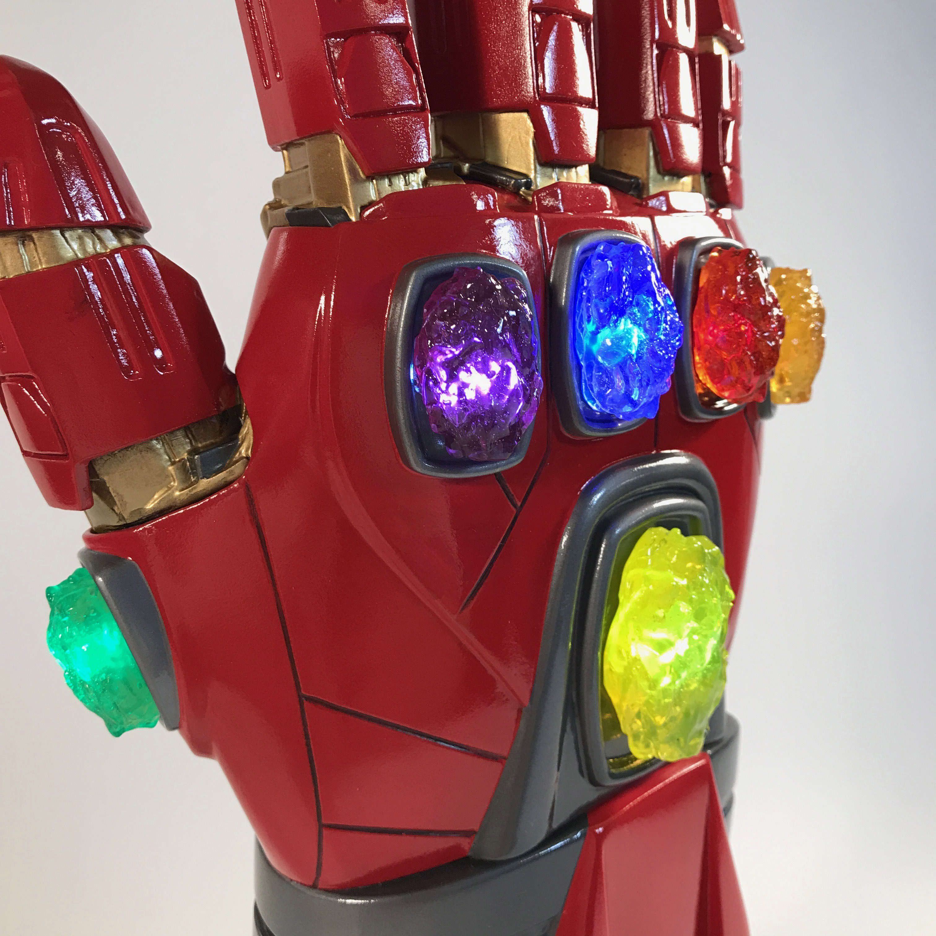 Avengers Endgame - The Stark Nano Gauntlet