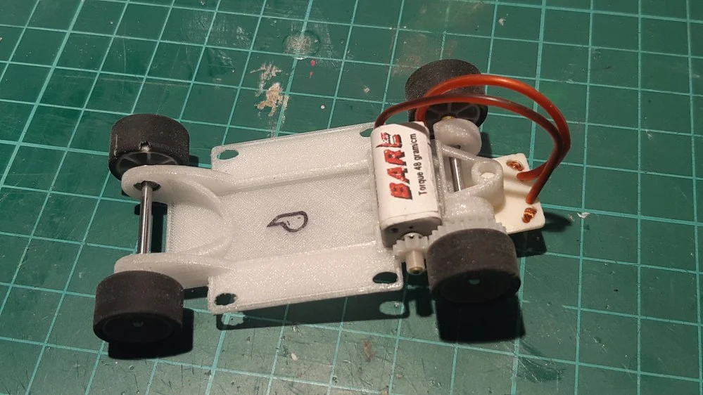 1/43 frontwheeldrive slotcar chassis