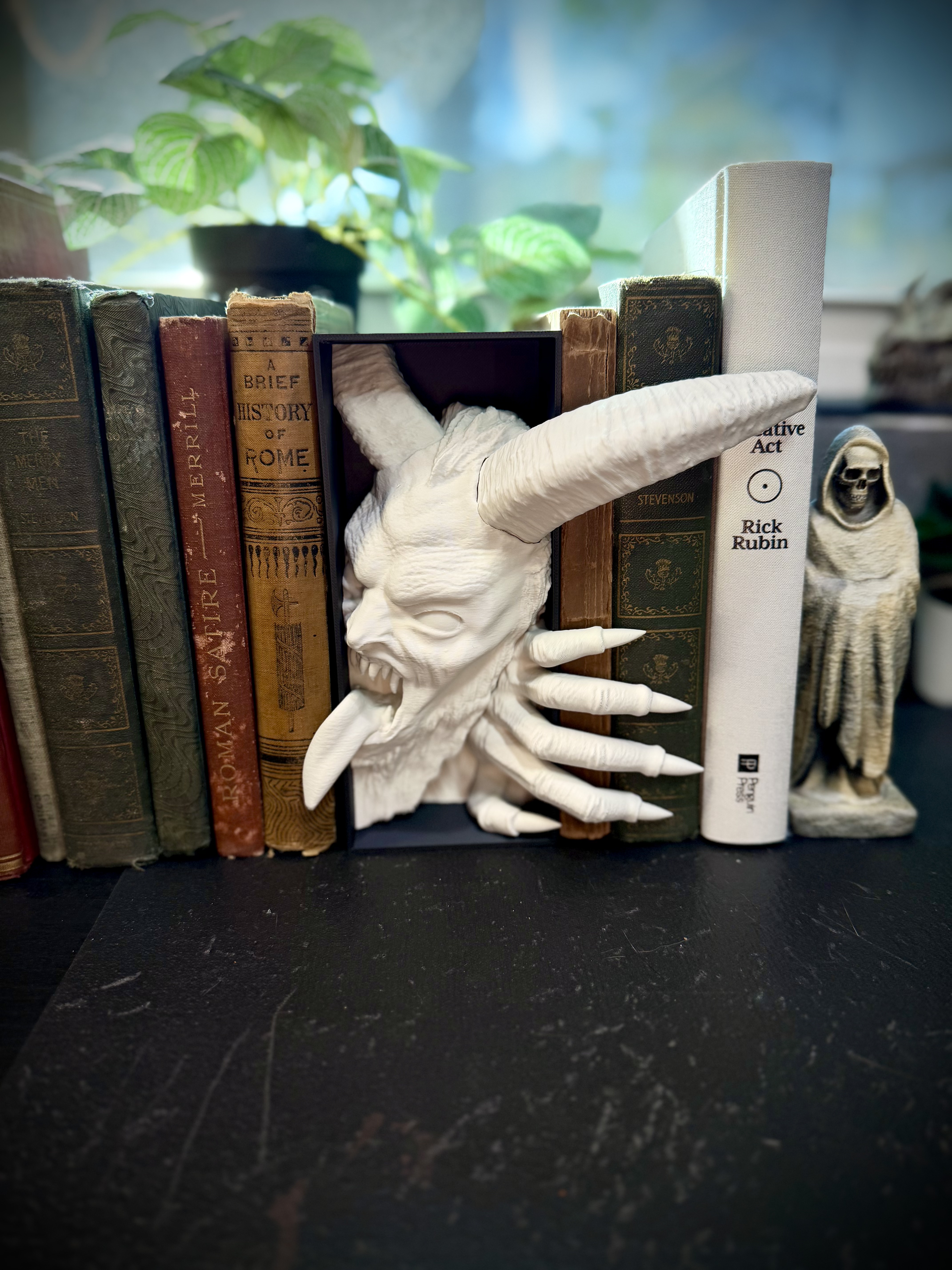 Krampus Book Nook