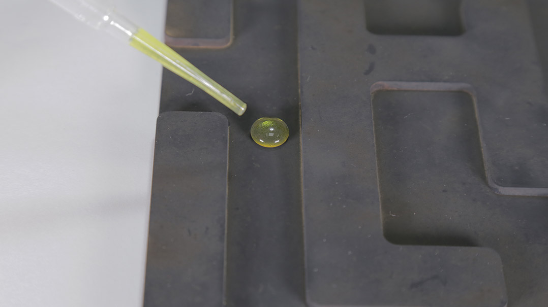 Hydrophobic Maze (Chemistry Experiment)