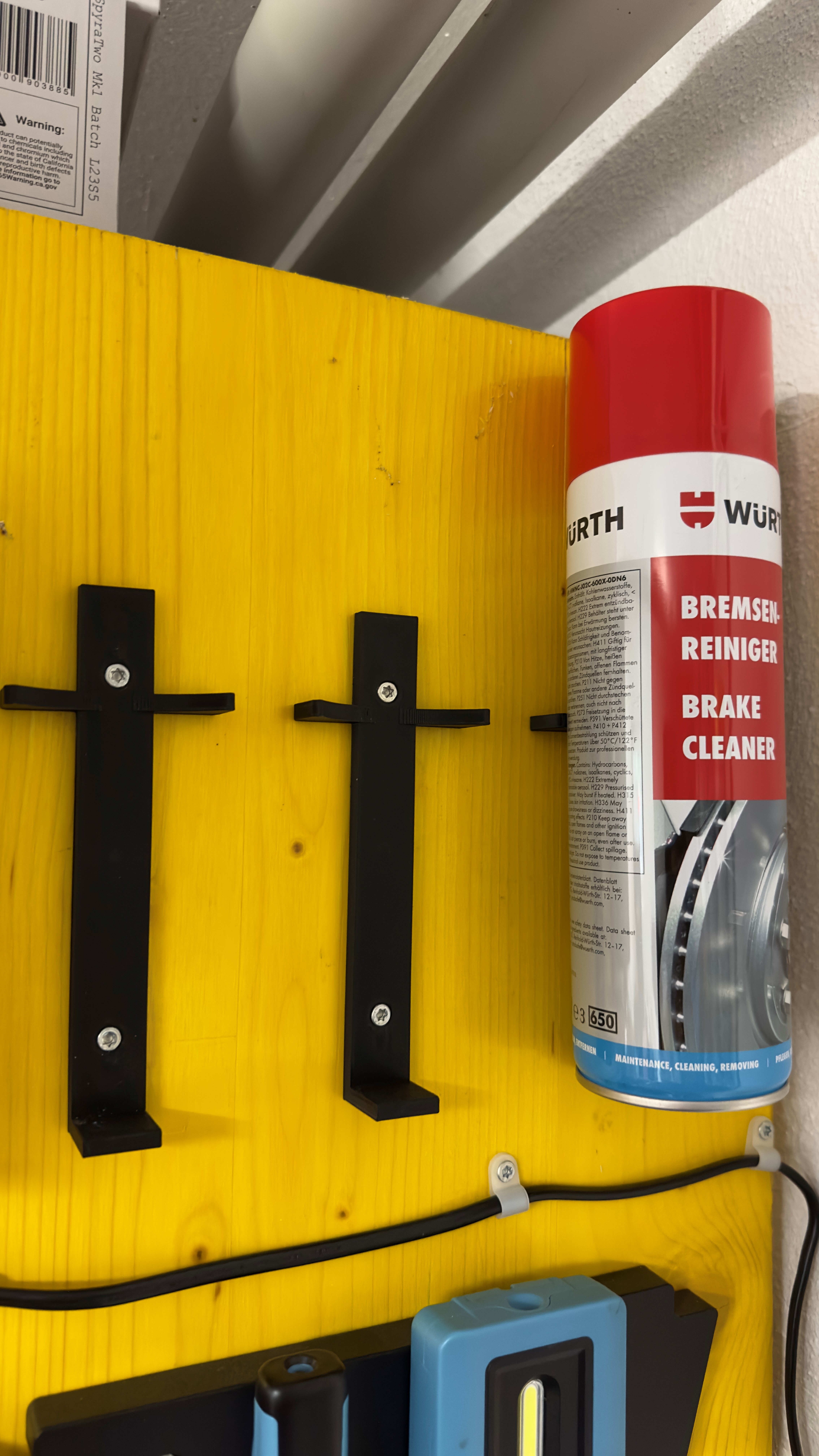 magnetic spraycan holder