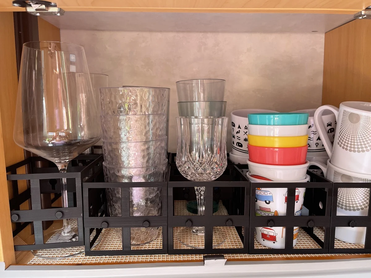 Glasses transport lock for caravan cabinets / Gläser Transportsicherung für Wohnwagen Schränke