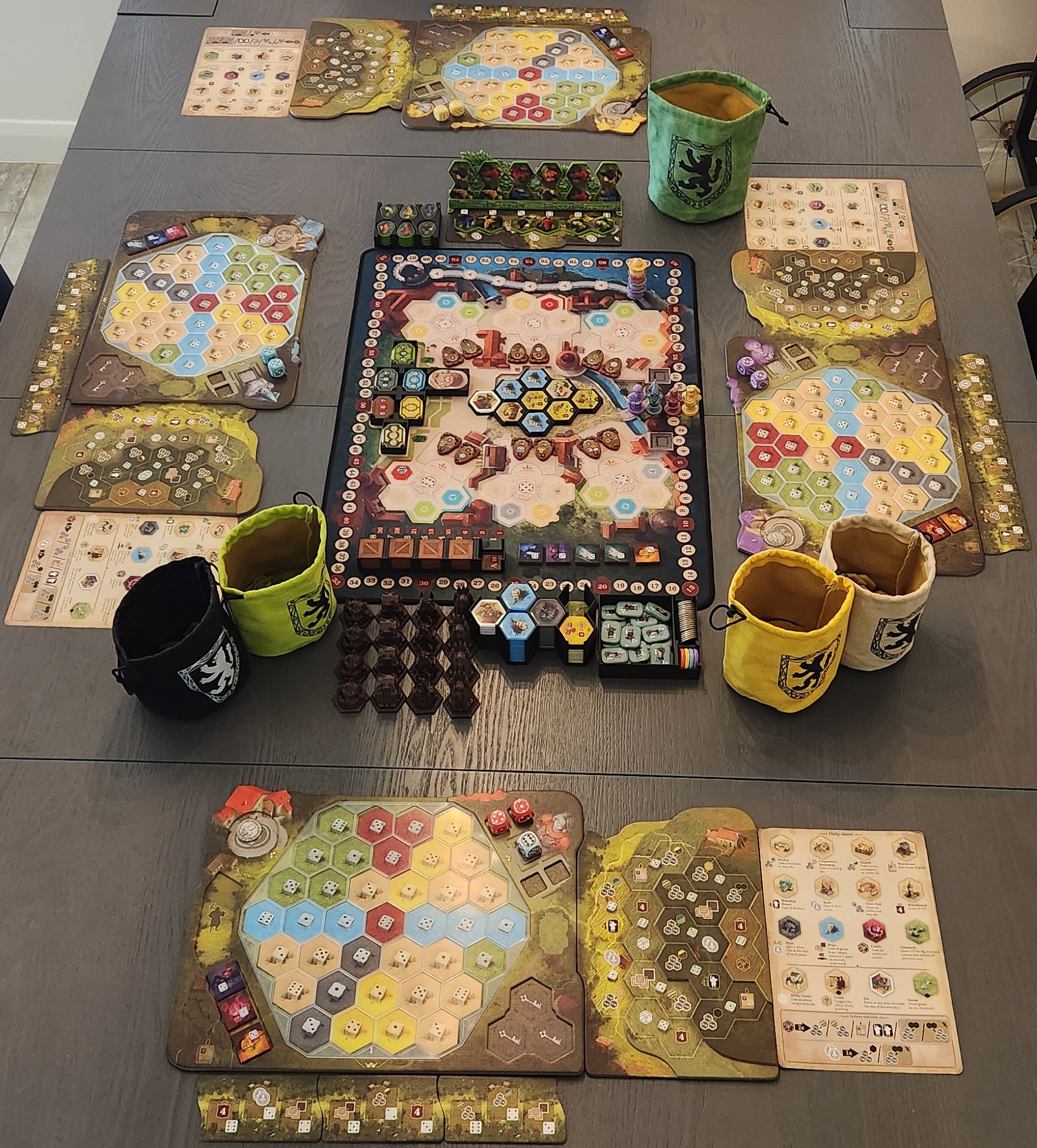 Castles of Burgundy SE w/ acrylic tiles box to play trays